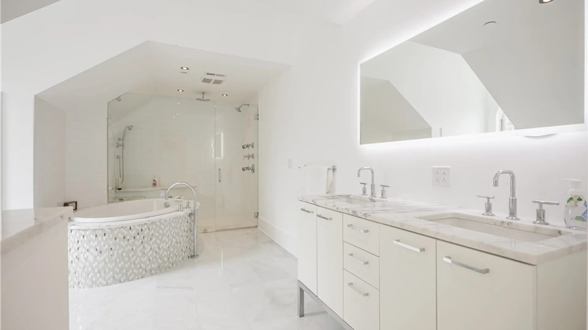Property at 17 Sibley Place UN#03, Rochester, NY 14607 34