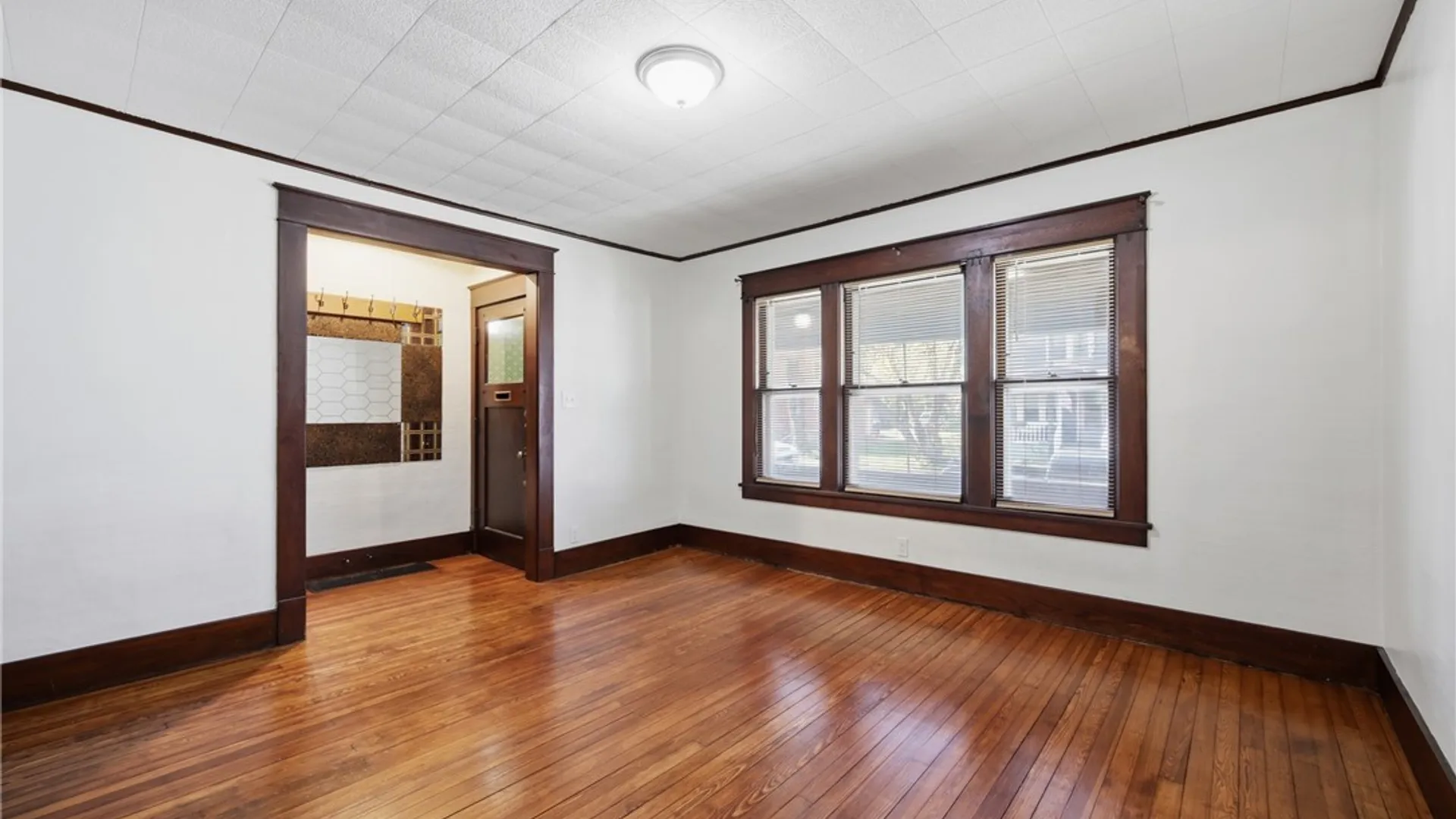 Property at 95 Custer Street, Buffalo, NY 14214 6