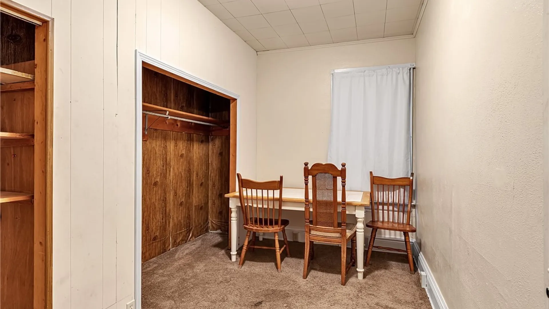 Property at 563 Tronolone Place, Niagara Falls, NY 14301 12
