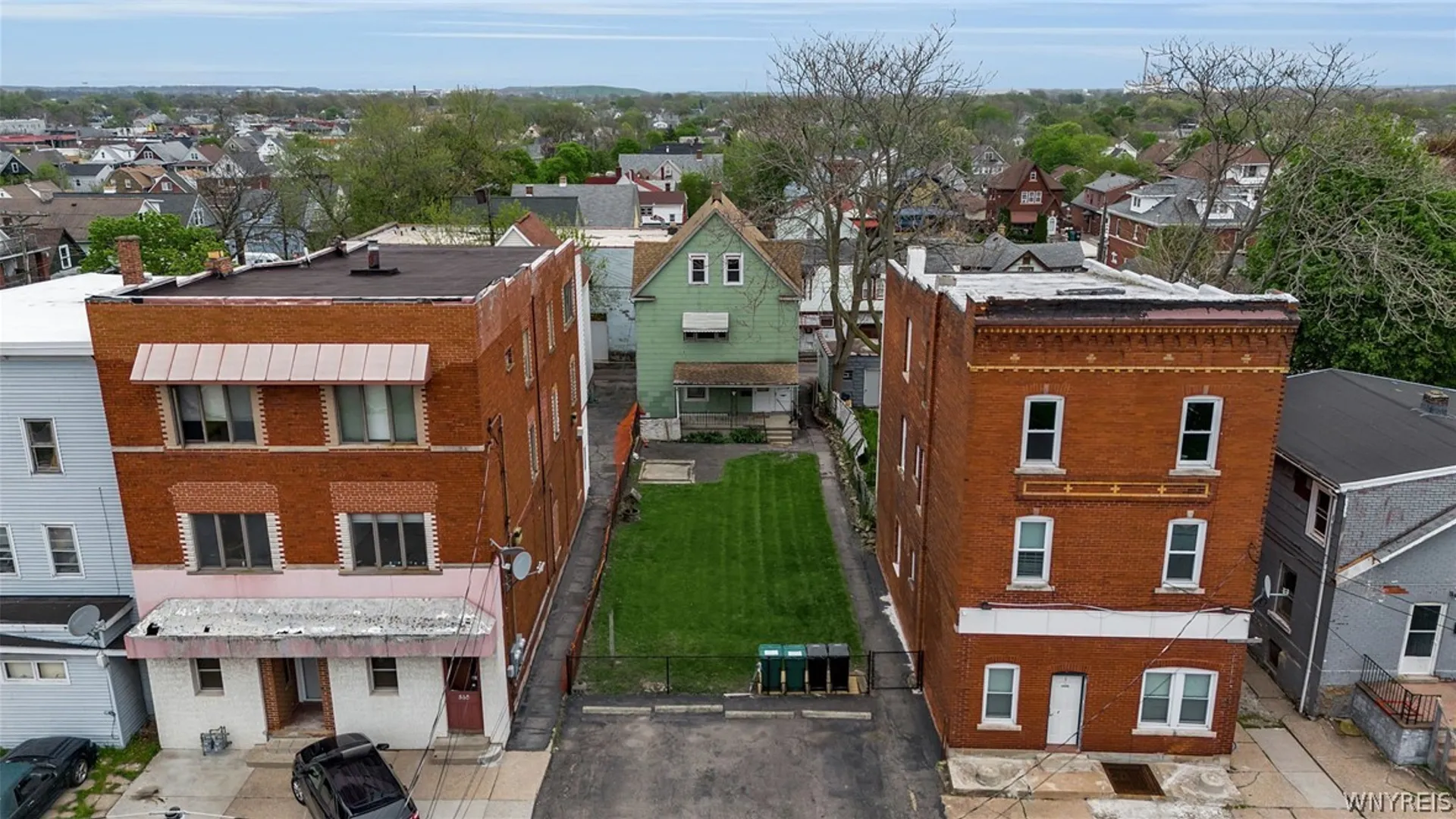 Property at 563 Tronolone Place, Niagara Falls, NY 14301 3