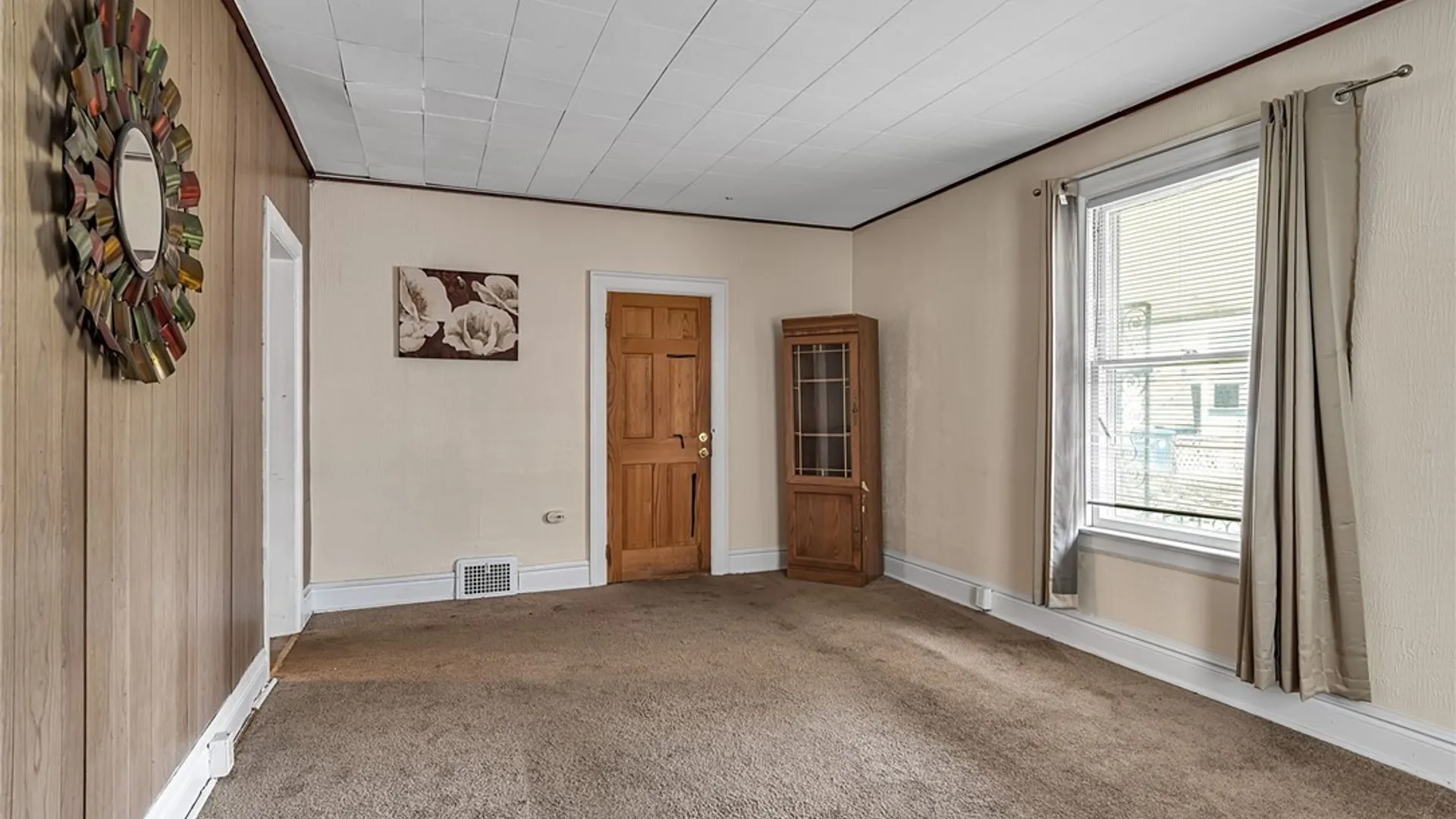 Property at 563 Tronolone Place, Niagara Falls, NY 14301 7