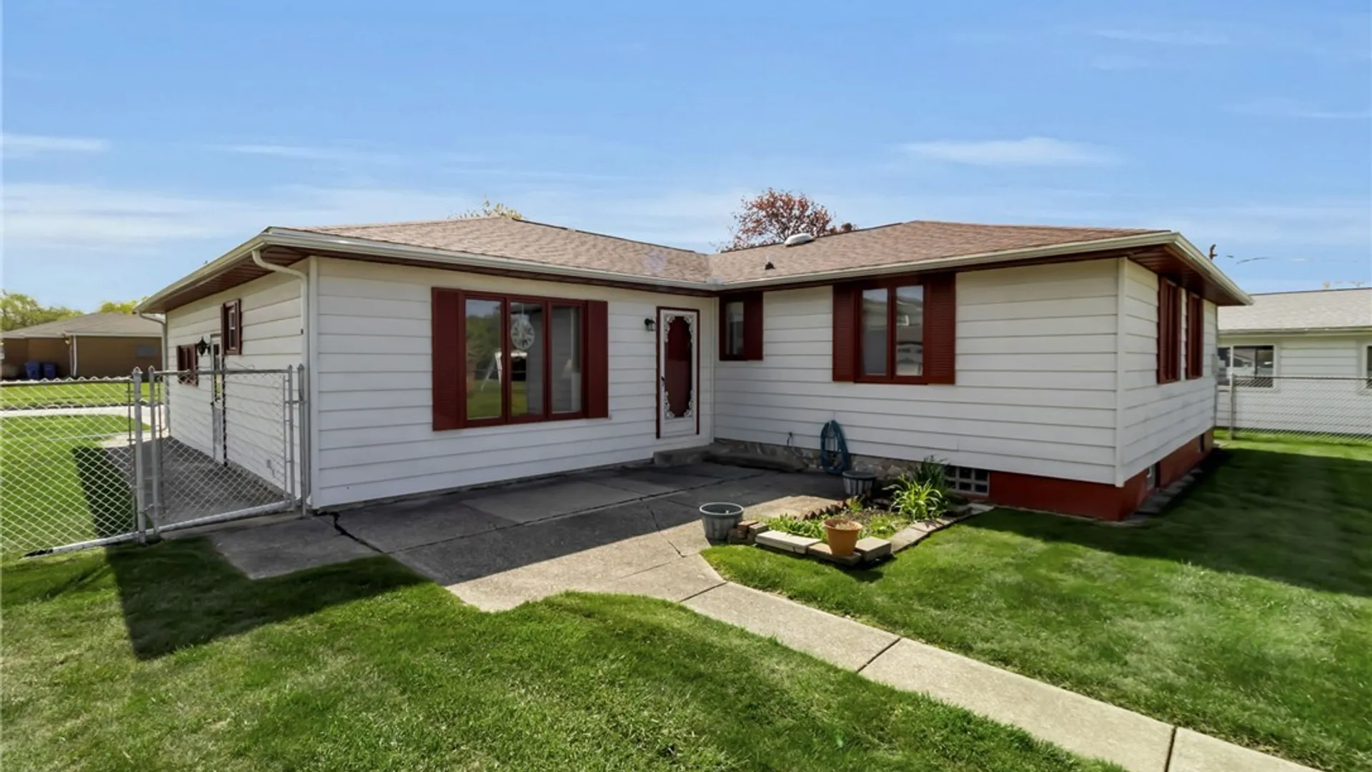 Property at 64 Campus Drive, West Seneca, NY 14224 3