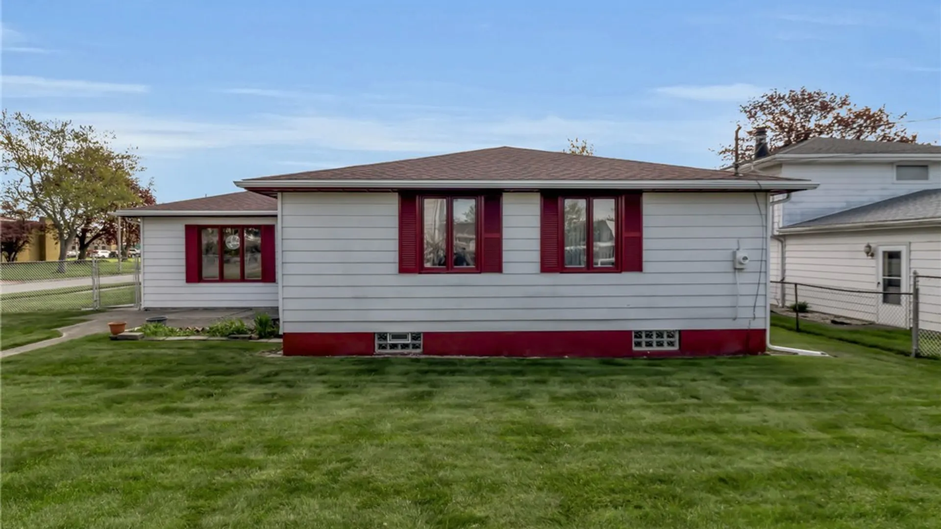 Property at 64 Campus Drive, West Seneca, NY 14224 5