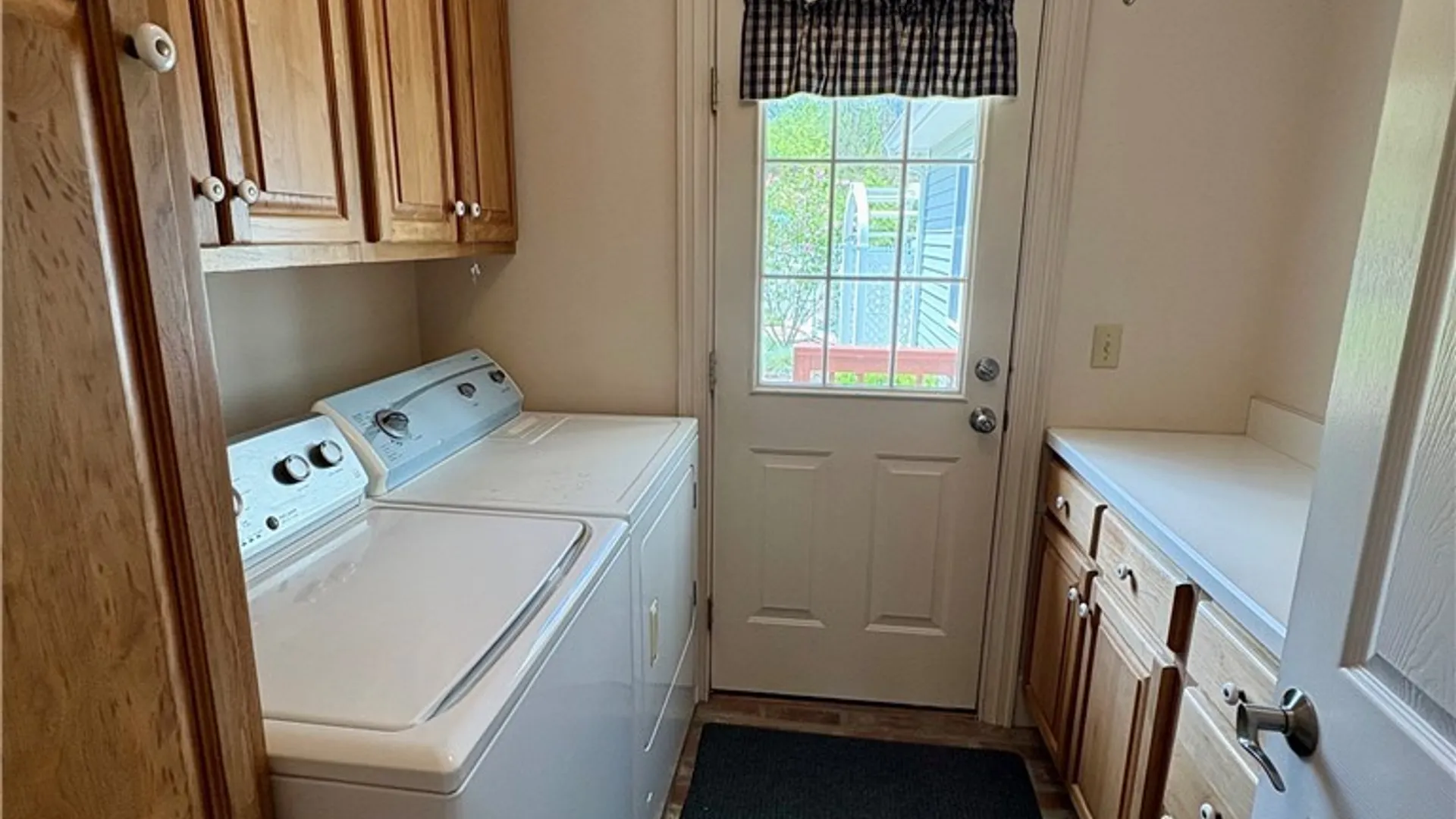 Property at 7892 Ridge Pointe Drive, Manlius, NY 13066 24