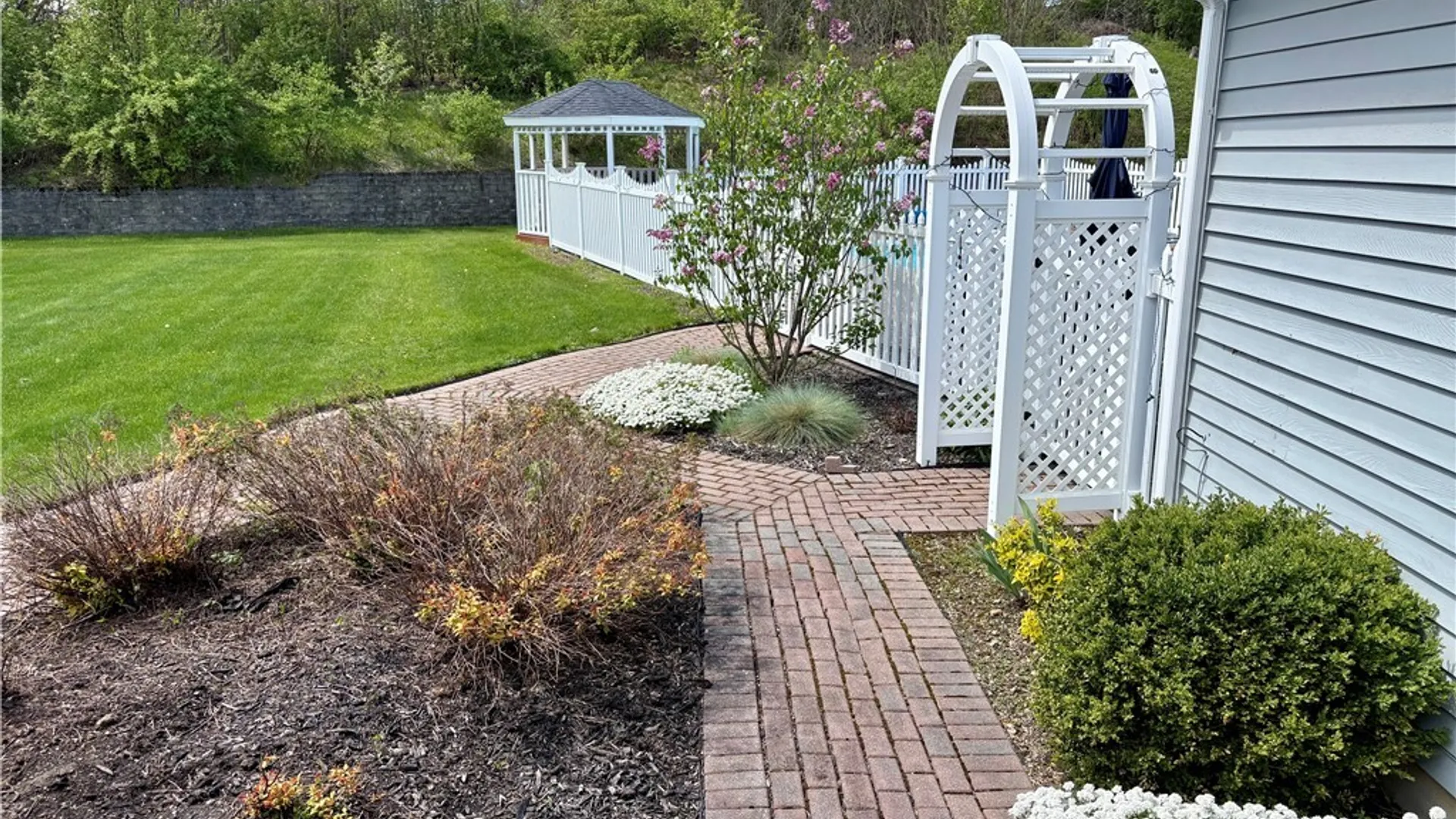 Property at 7892 Ridge Pointe Drive, Manlius, NY 13066 5