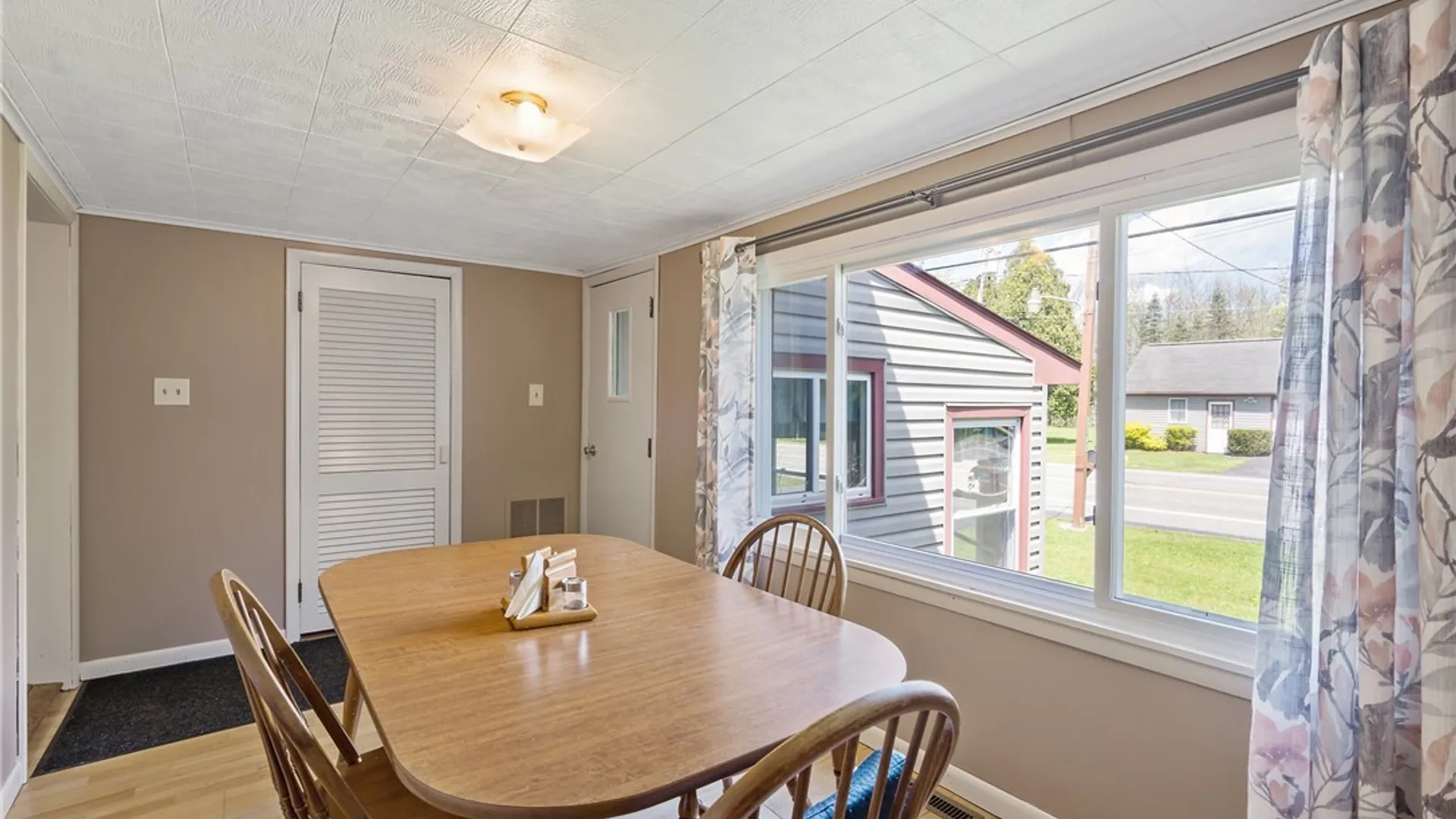 Property at 3362- 3363 Hayes Road, Lysander, NY 13027 4