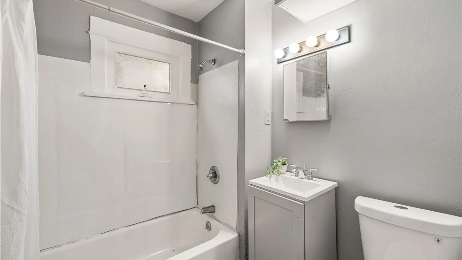Property at 213 Westminster Avenue, Buffalo, NY 14215 11