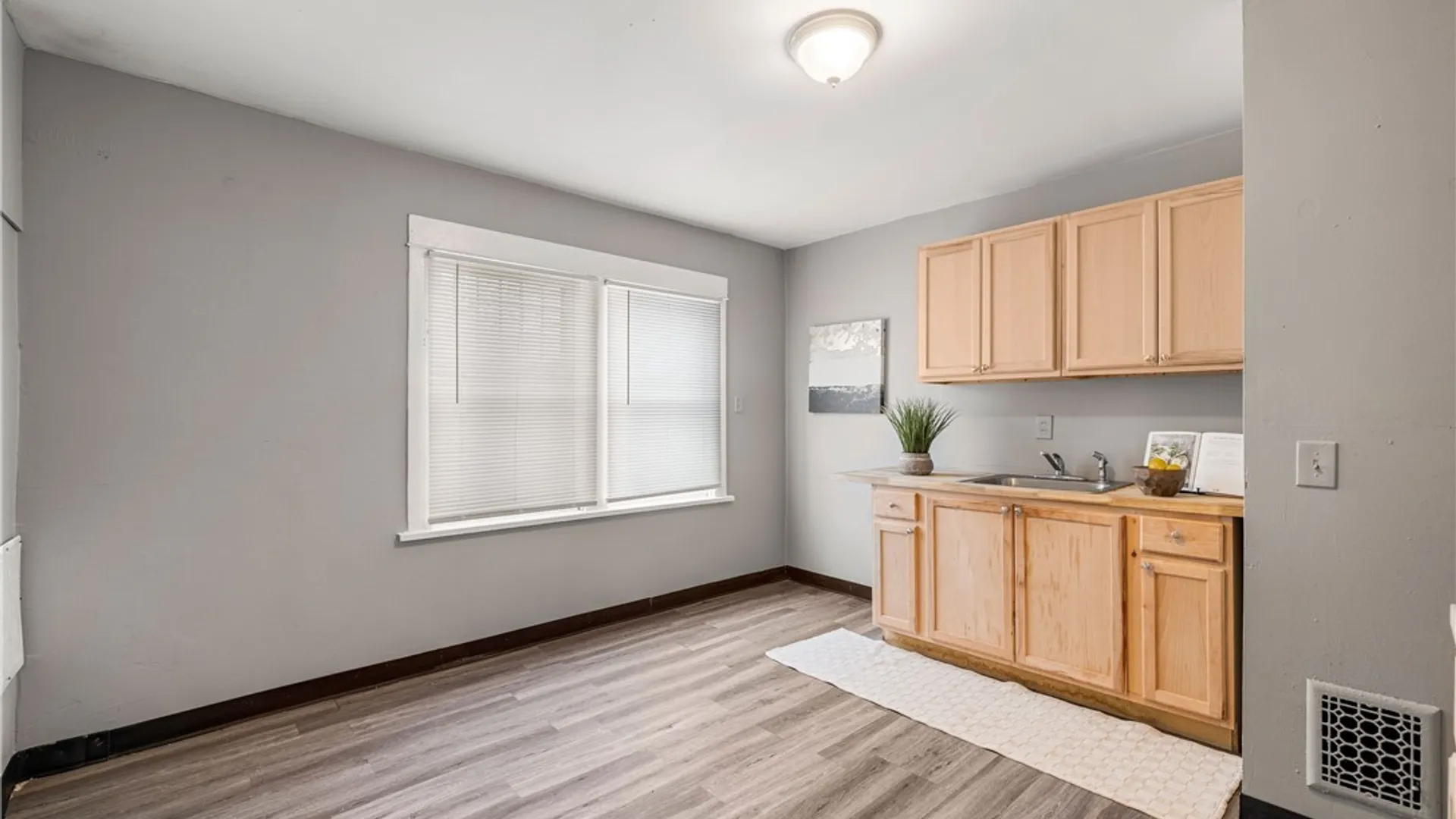 Property at 213 Westminster Avenue, Buffalo, NY 14215 8