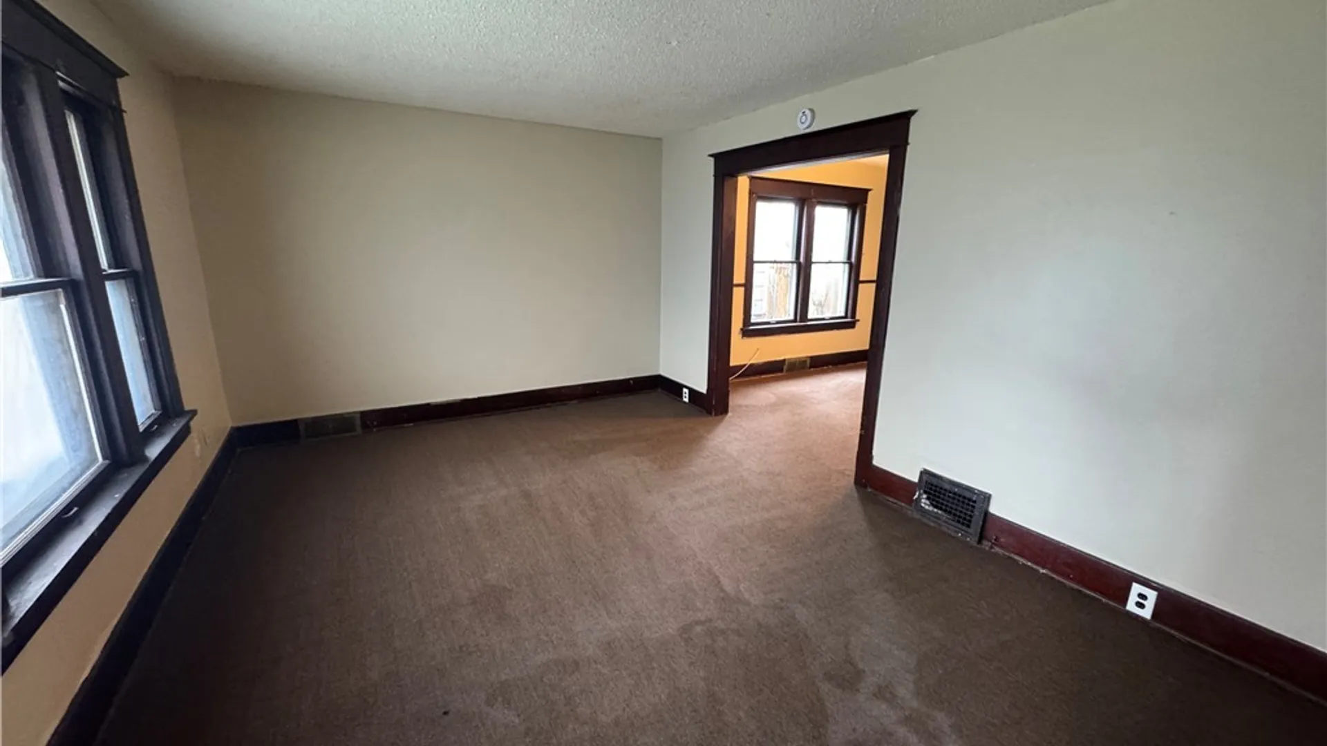 Property at 2419 Whitney Avenue, Niagara Falls, NY 14301 4