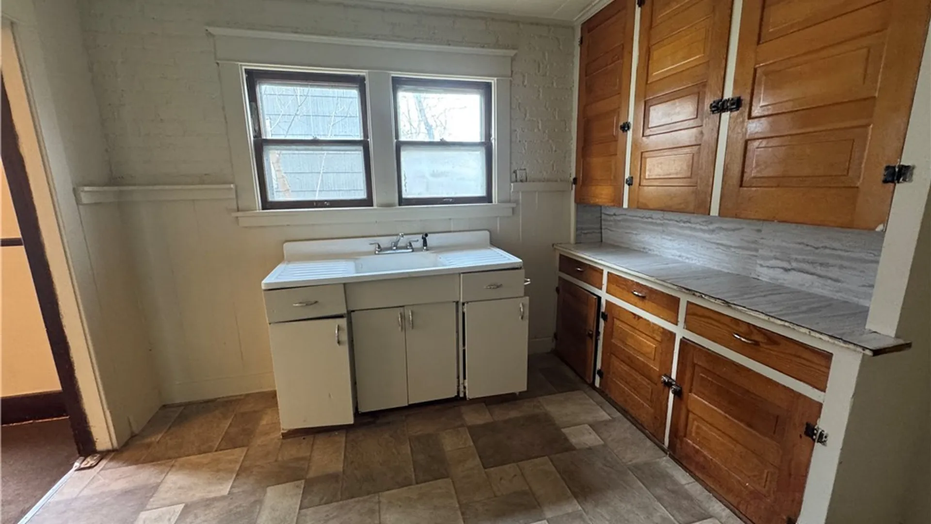 Property at 2419 Whitney Avenue, Niagara Falls, NY 14301 9