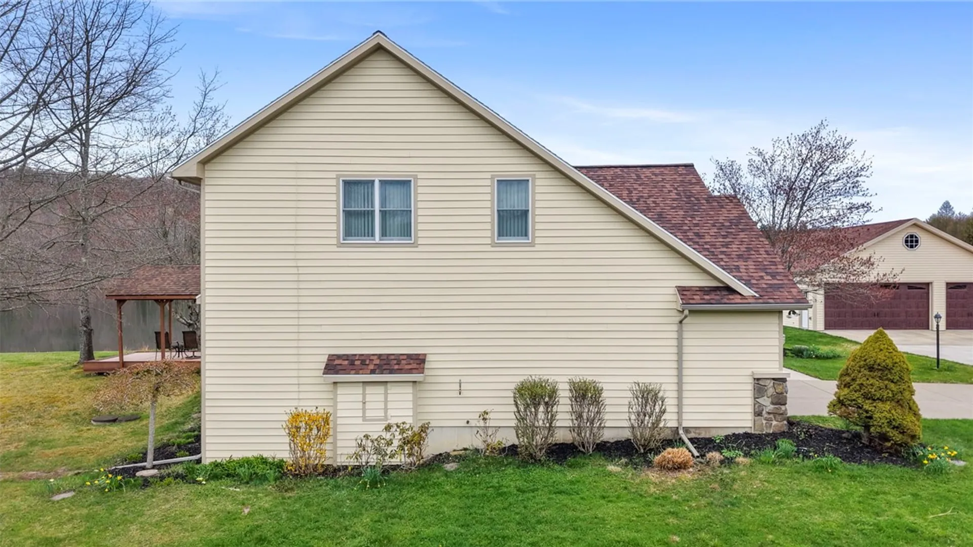 Property at 10 Lakeside Place, Windsor, NY 13865 4