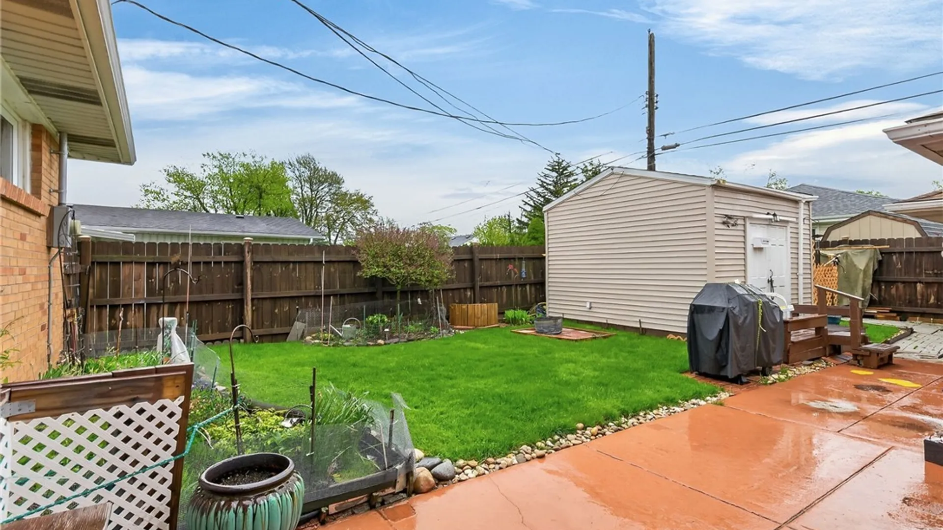 Property at 205 Glencove Rd, Tonawanda, NY 14223 37