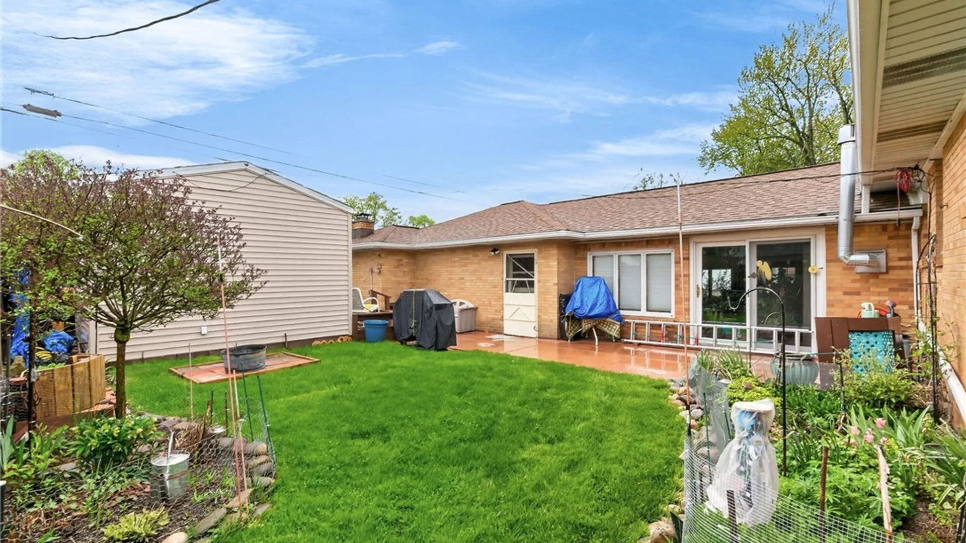 Property at 205 Glencove Rd, Tonawanda, NY 14223 38