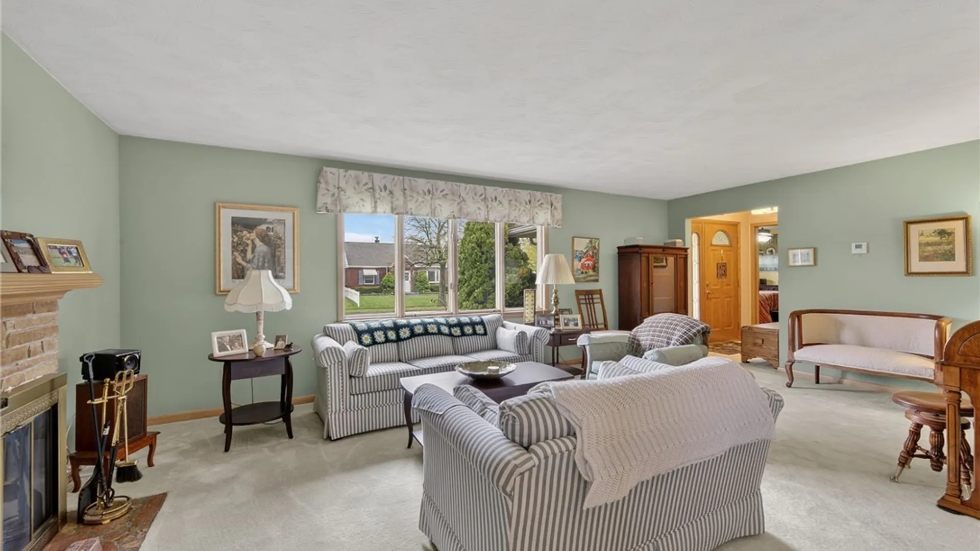 Property at 205 Glencove Rd, Tonawanda, NY 14223 4