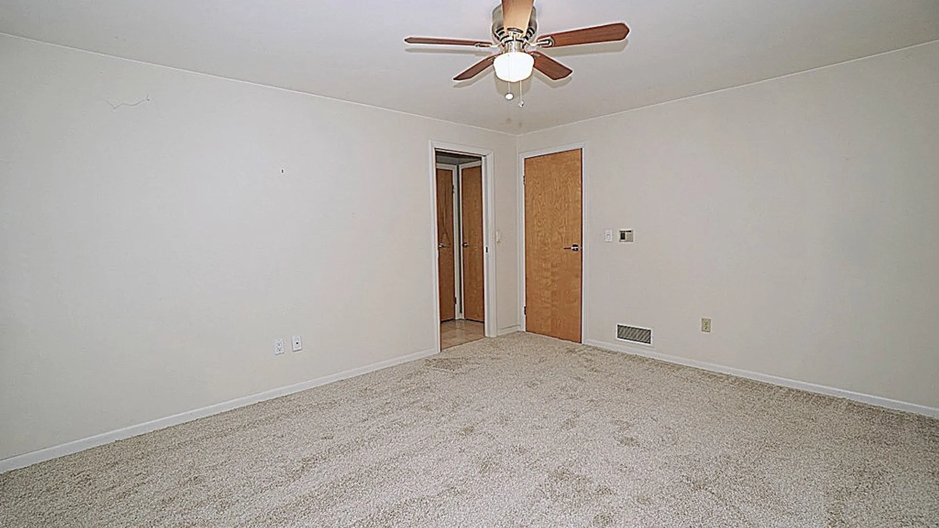 Property at 1260 Youngs Road, Amherst, NY 14221 17