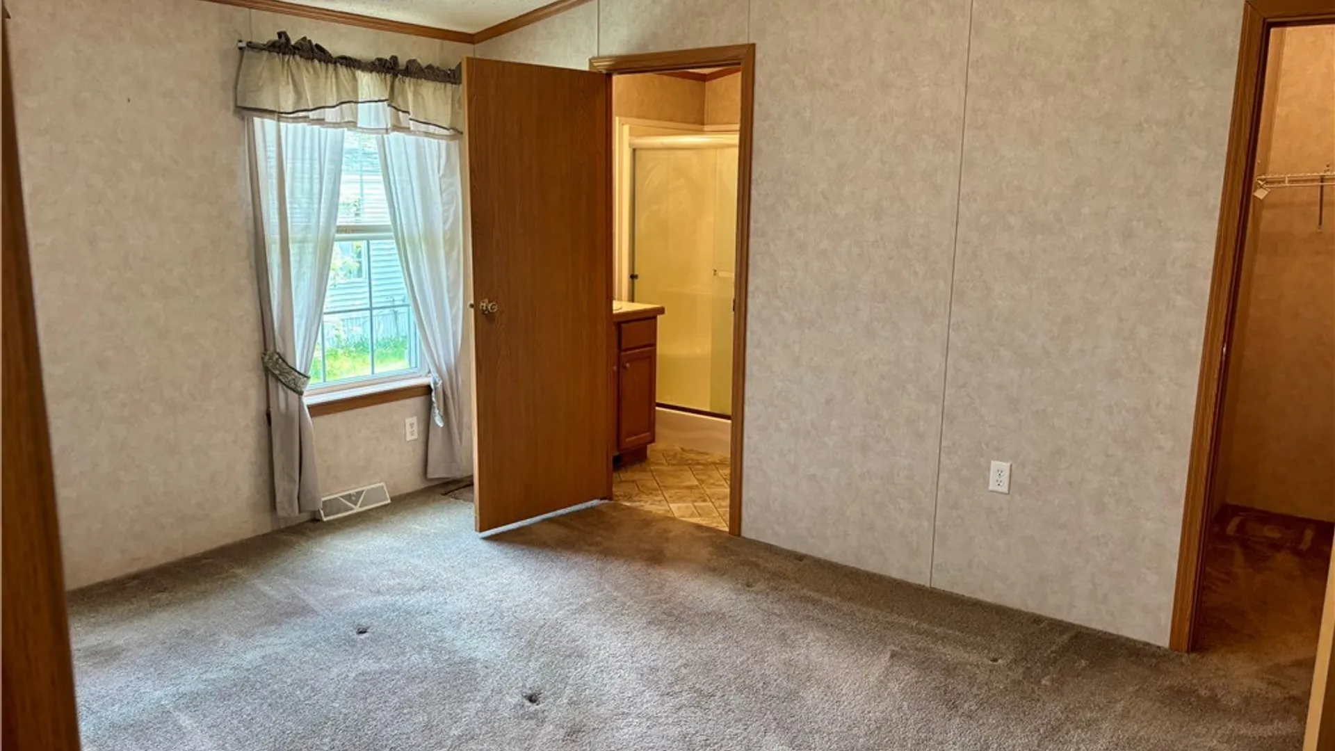 Property at 54 Fairport Road, Pompey, NY 13051 11