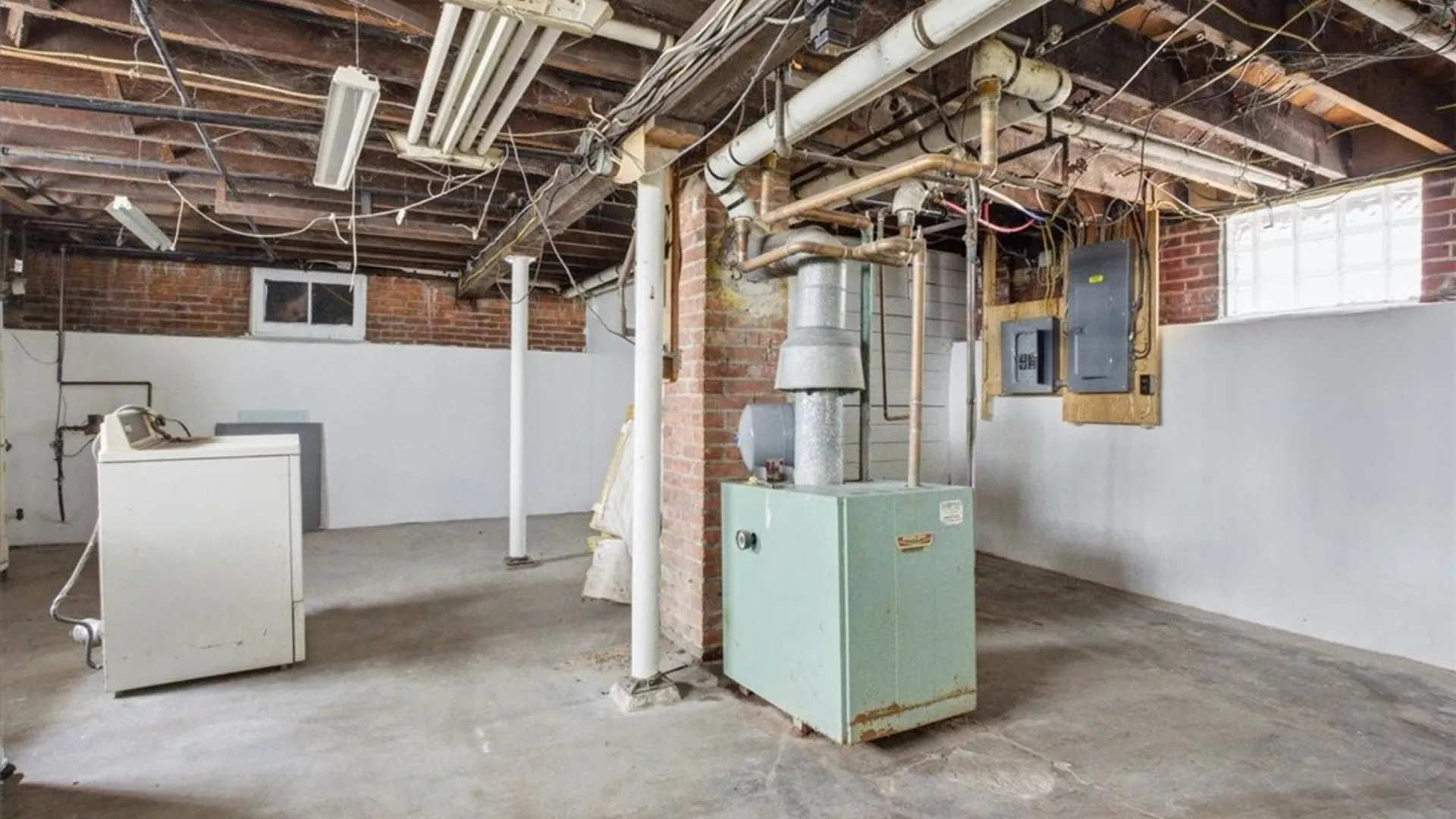 Property at 162 Winspear Avenue, Buffalo, NY 14215 8