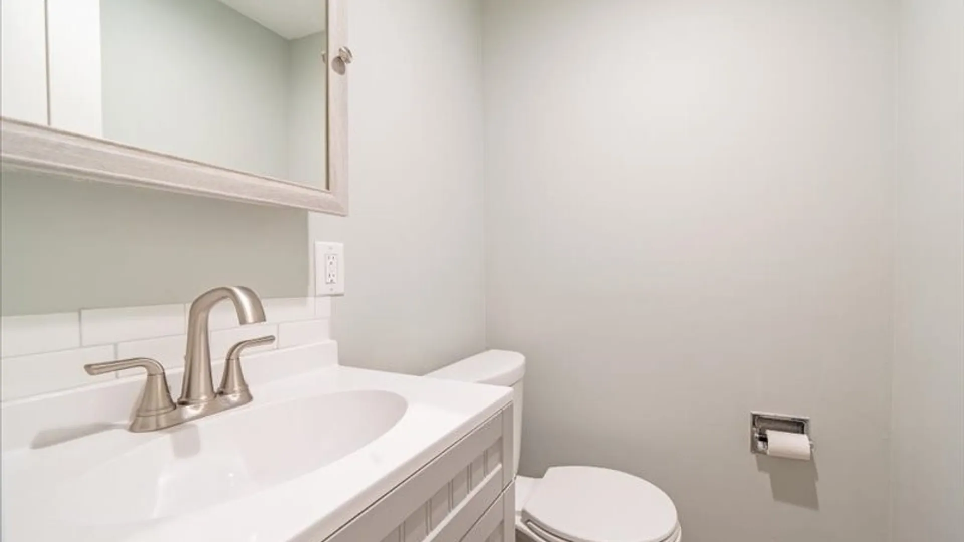 Property at 7 courtenay Circle, Pittsford, NY 14534 23