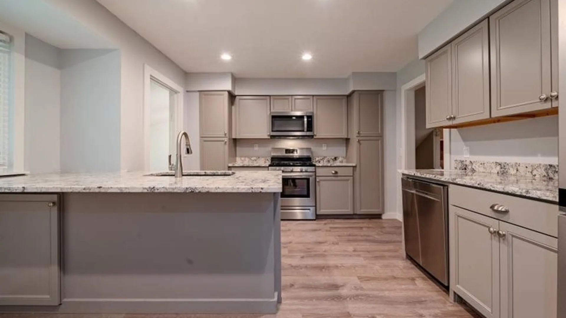 Property at 7 courtenay Circle, Pittsford, NY 14534 28