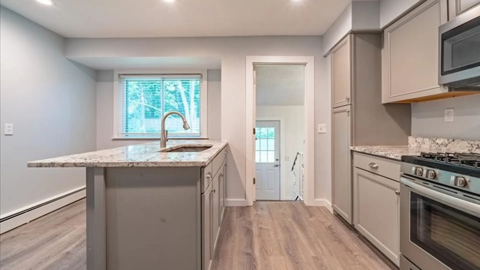 Property at 7 courtenay Circle, Pittsford, NY 14534 29