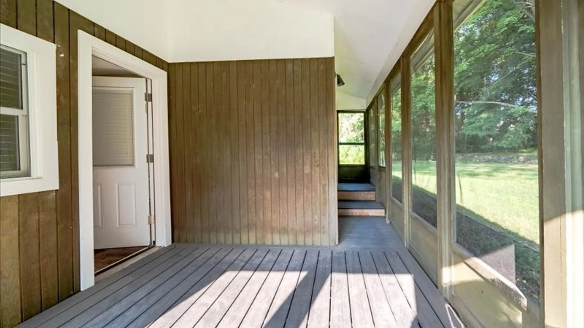 Property at 7 courtenay Circle, Pittsford, NY 14534 5