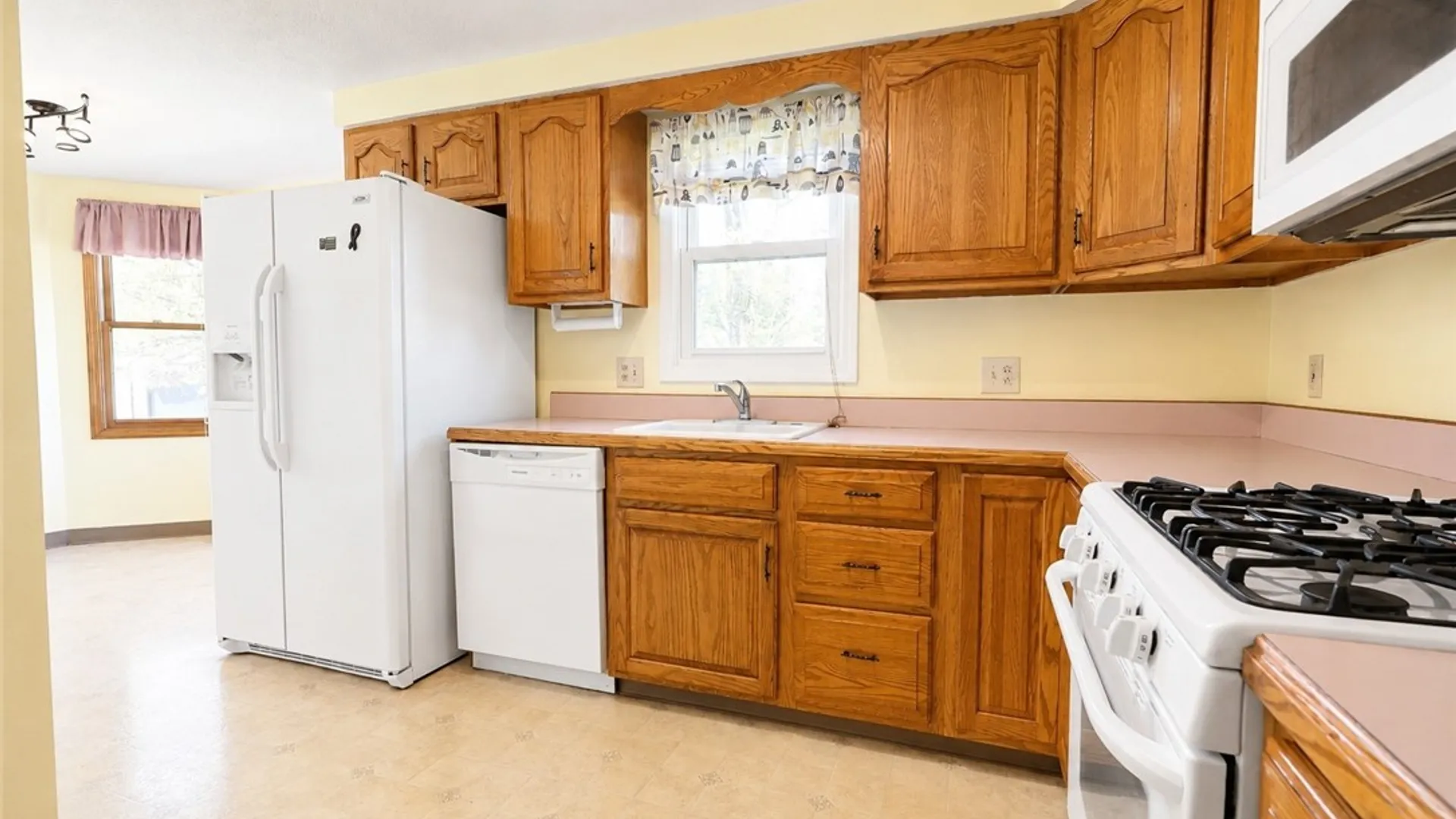 Property at 4382 Twilight Lane, Hamburg, NY 14075 10