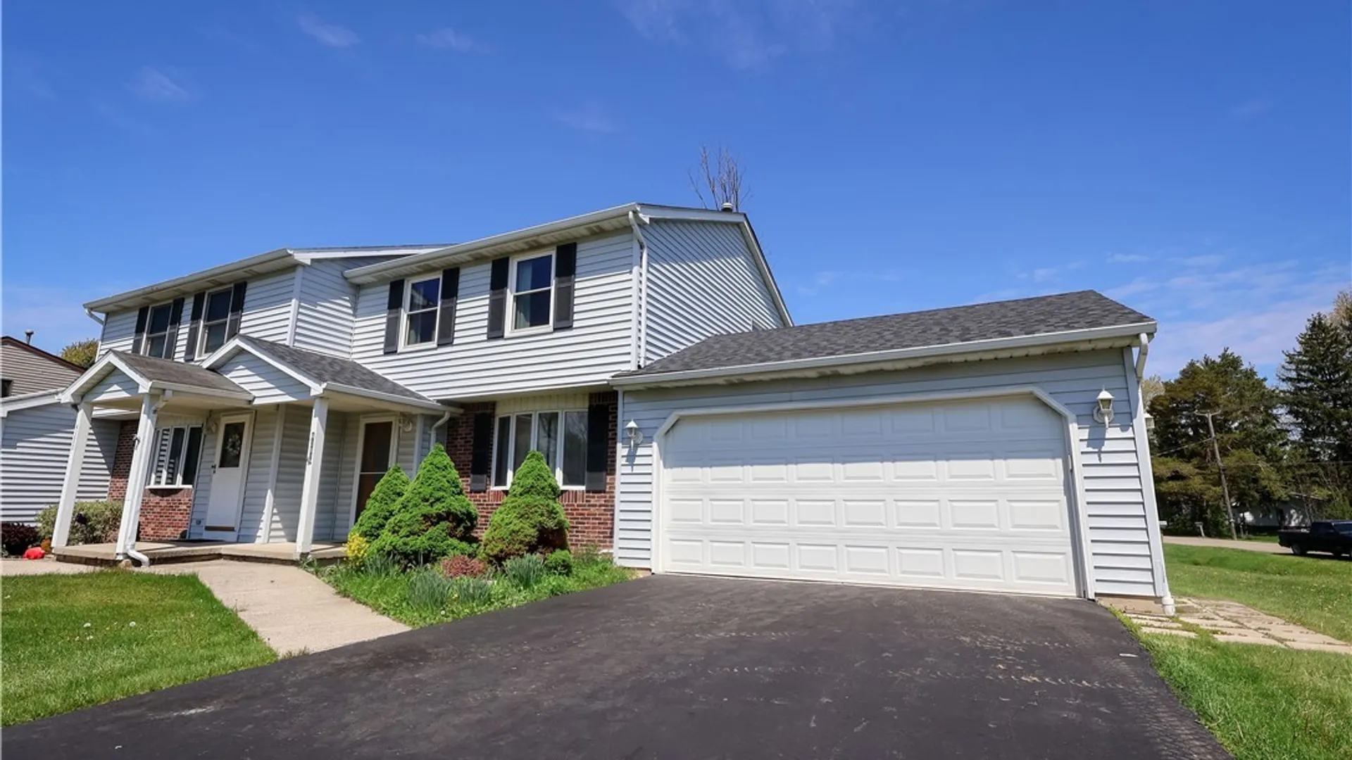 Property at 4382 Twilight Lane, Hamburg, NY 14075 2