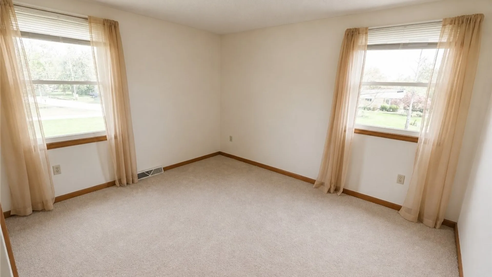 Property at 4382 Twilight Lane, Hamburg, NY 14075 26
