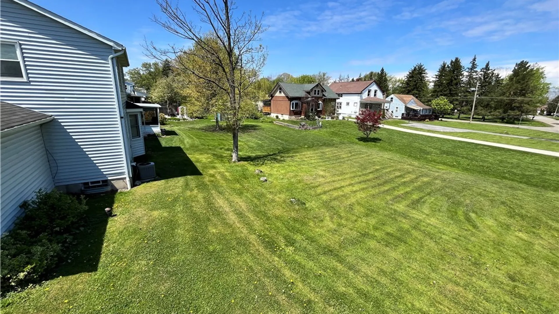 Property at 4382 Twilight Lane, Hamburg, NY 14075 6