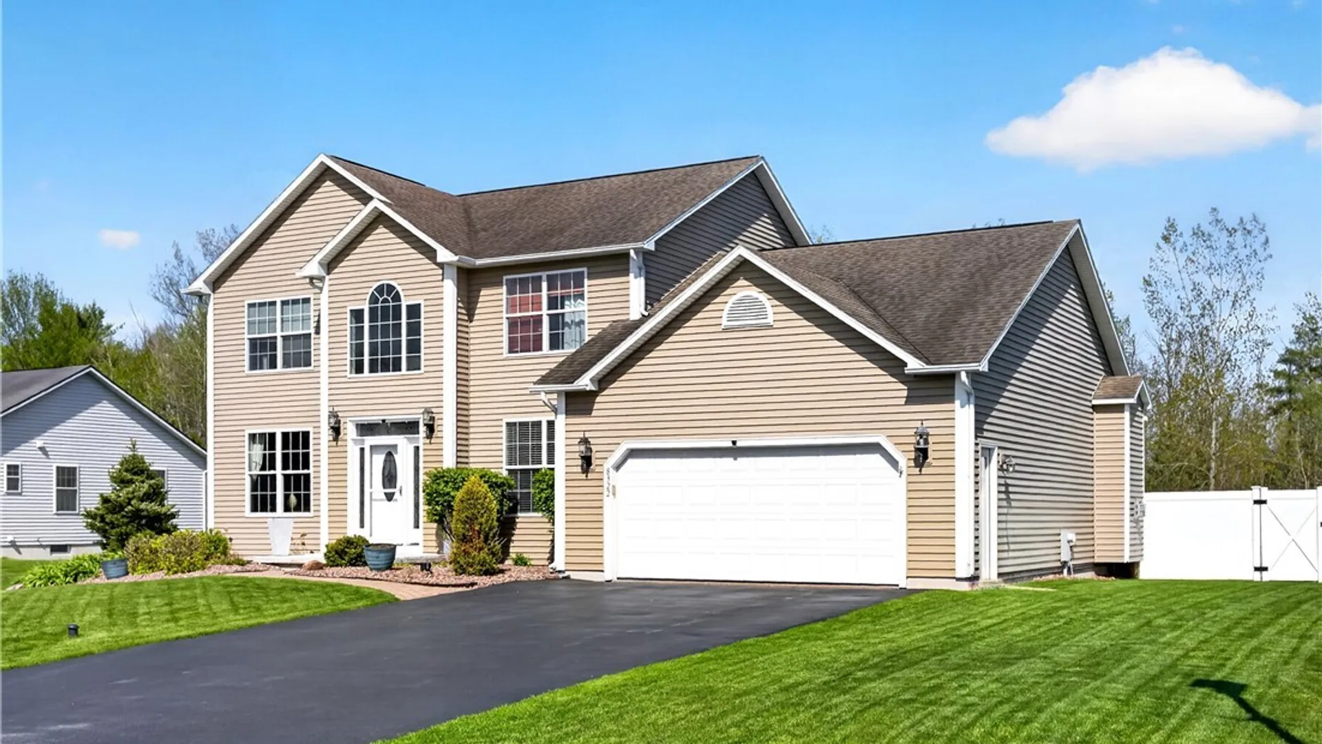 Property at 8322 Nates Ln, Cicero, NY 13039 3