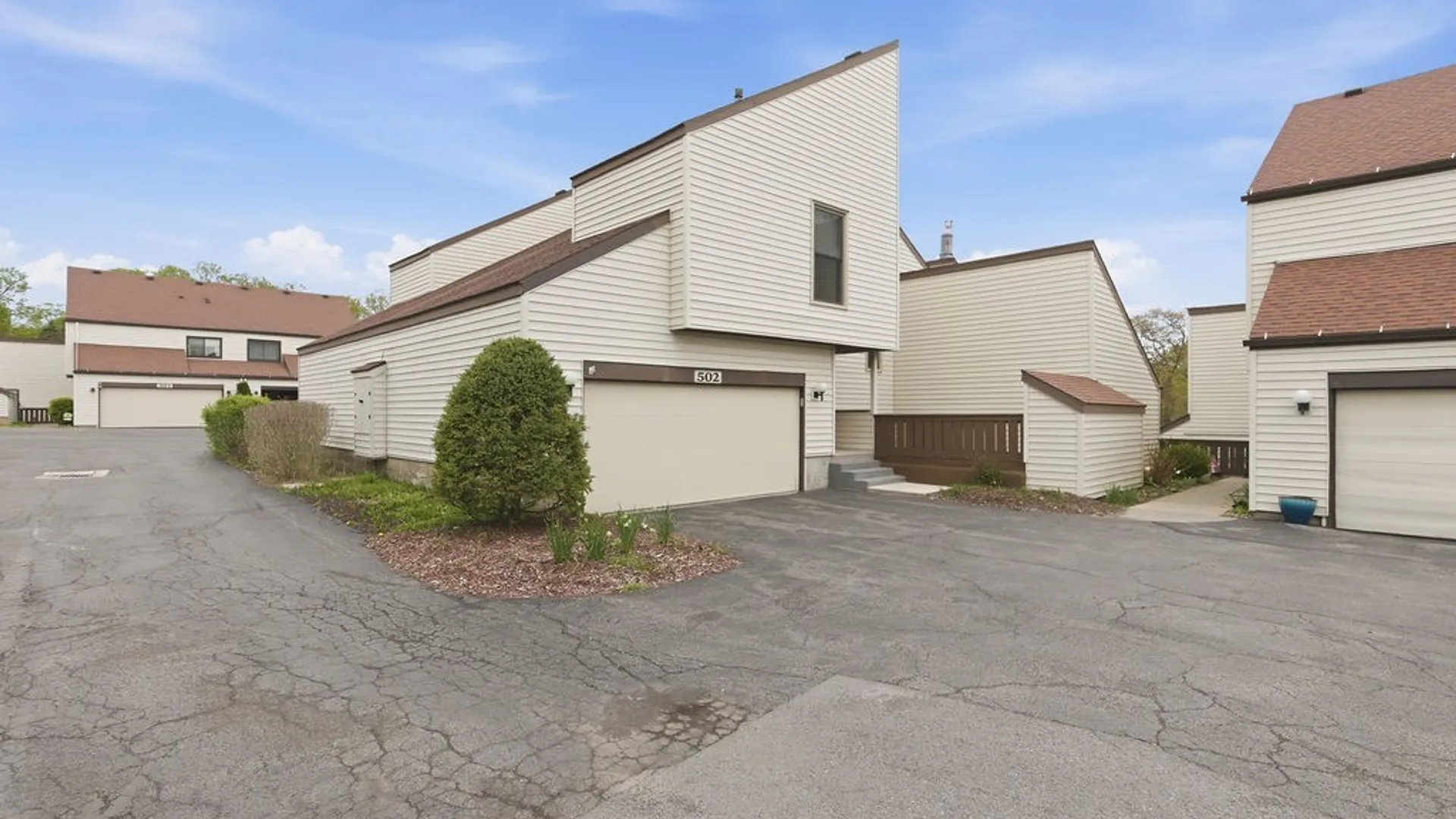 Property at 502 Woburn Drive, Camillus, NY 13031 28
