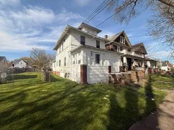 2020 Forest Avenue, Niagara Falls, NY 14301