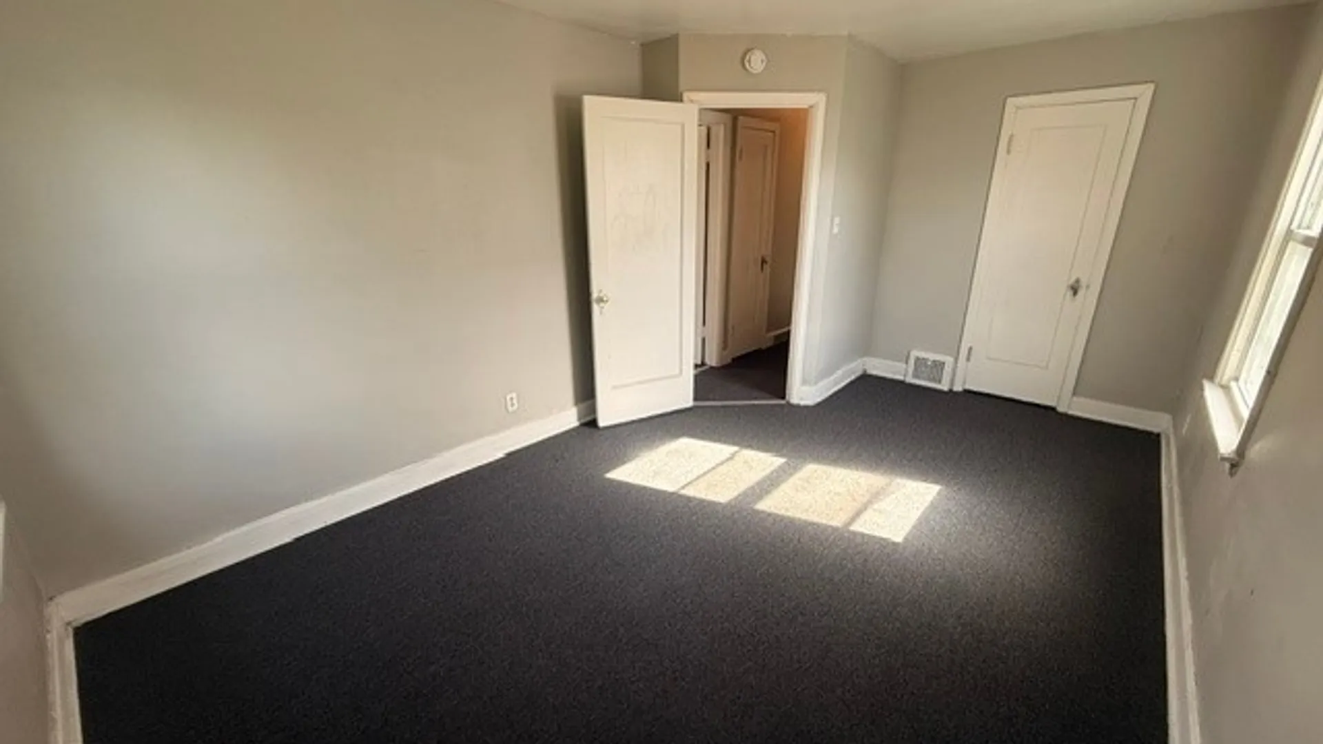 Property at 2020 Forest Avenue, Niagara Falls, NY 14301 9