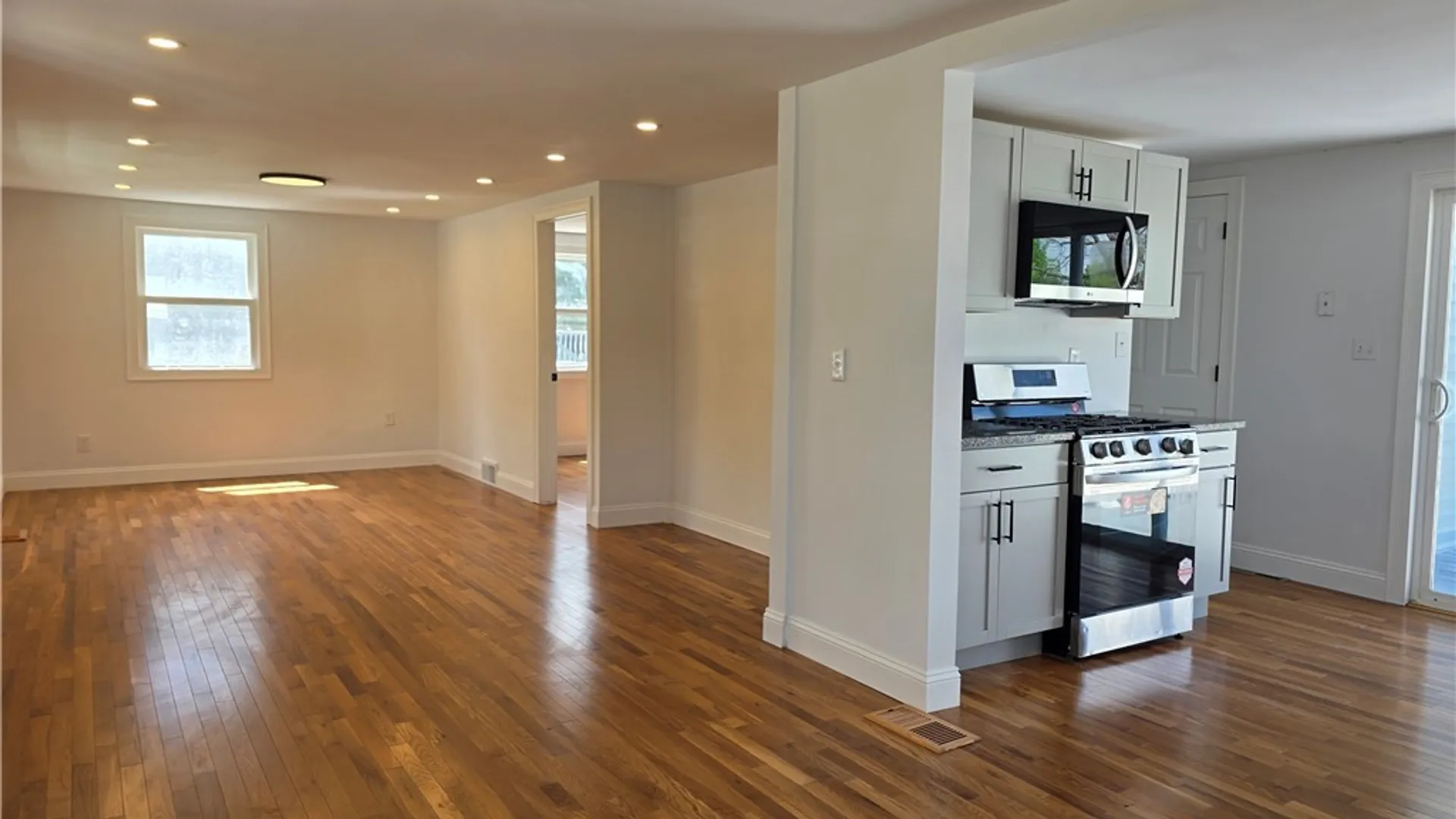 Property at 6 Mayberry Place, New Hartford, NY 13413 10