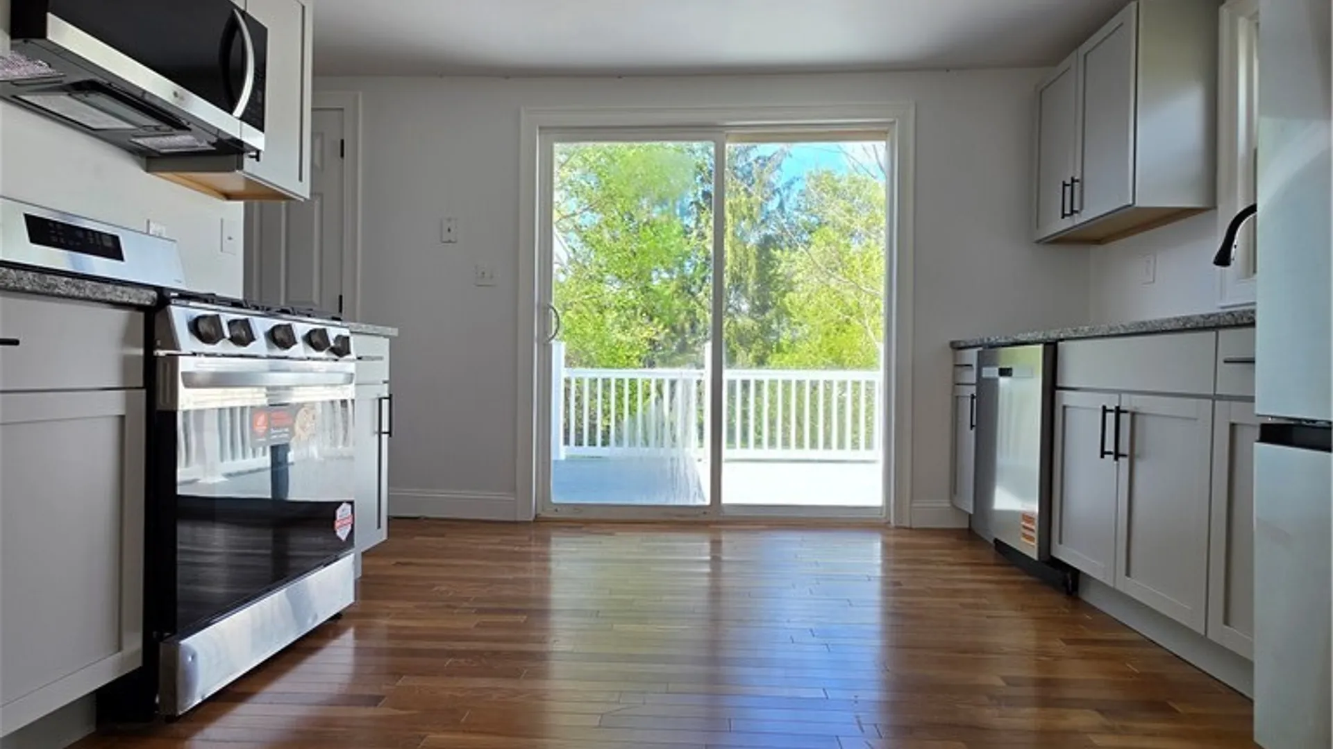 Property at 6 Mayberry Place, New Hartford, NY 13413 17