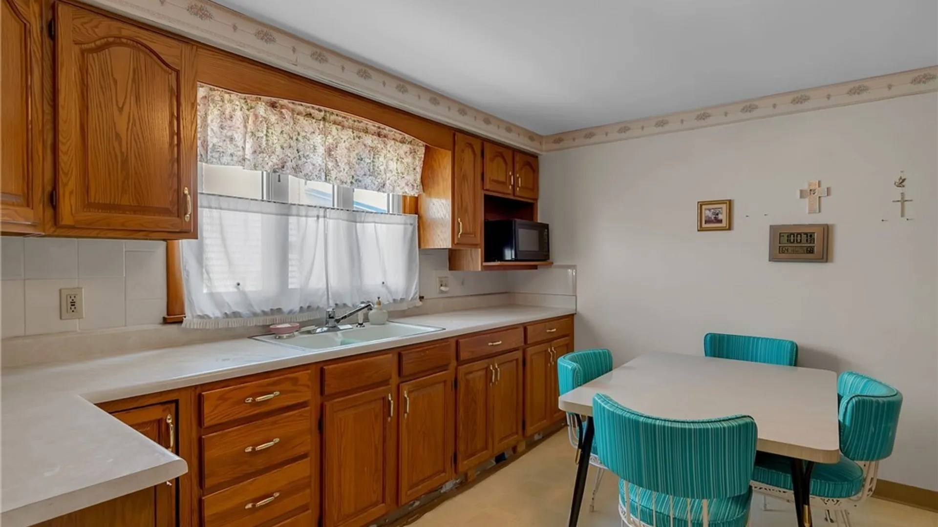 Property at 235 Atlantic Avenue, Cheektowaga, NY 14212 10