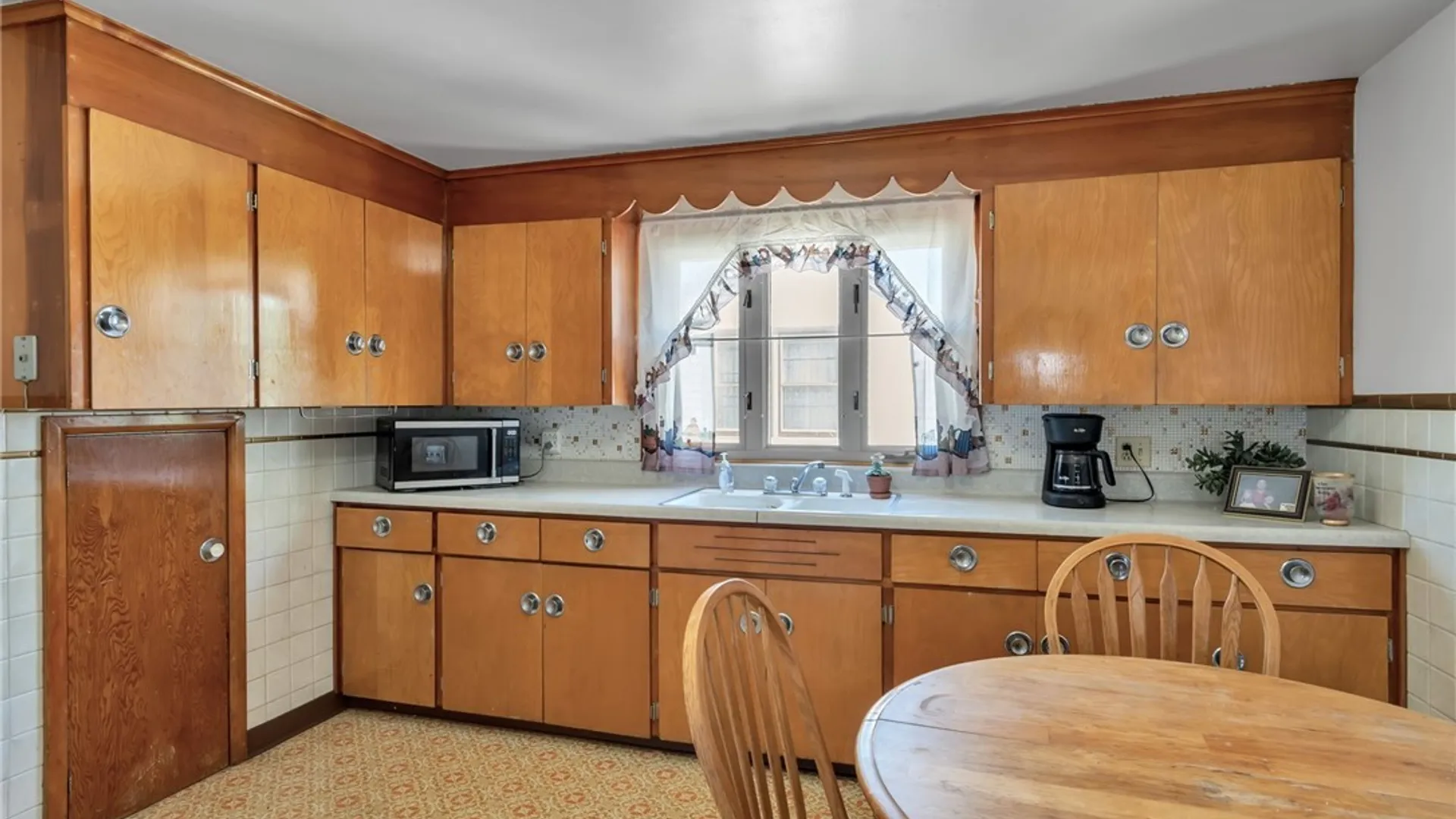 Property at 235 Atlantic Avenue, Cheektowaga, NY 14212 24