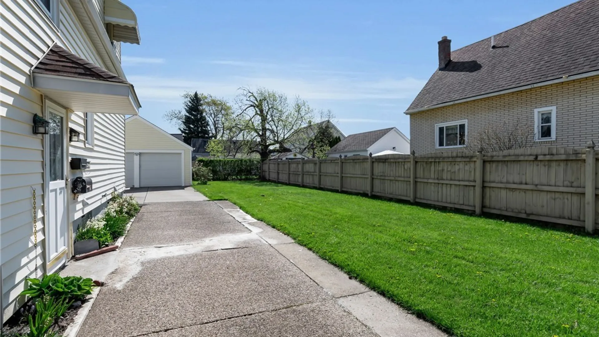 Property at 235 Atlantic Avenue, Cheektowaga, NY 14212 36