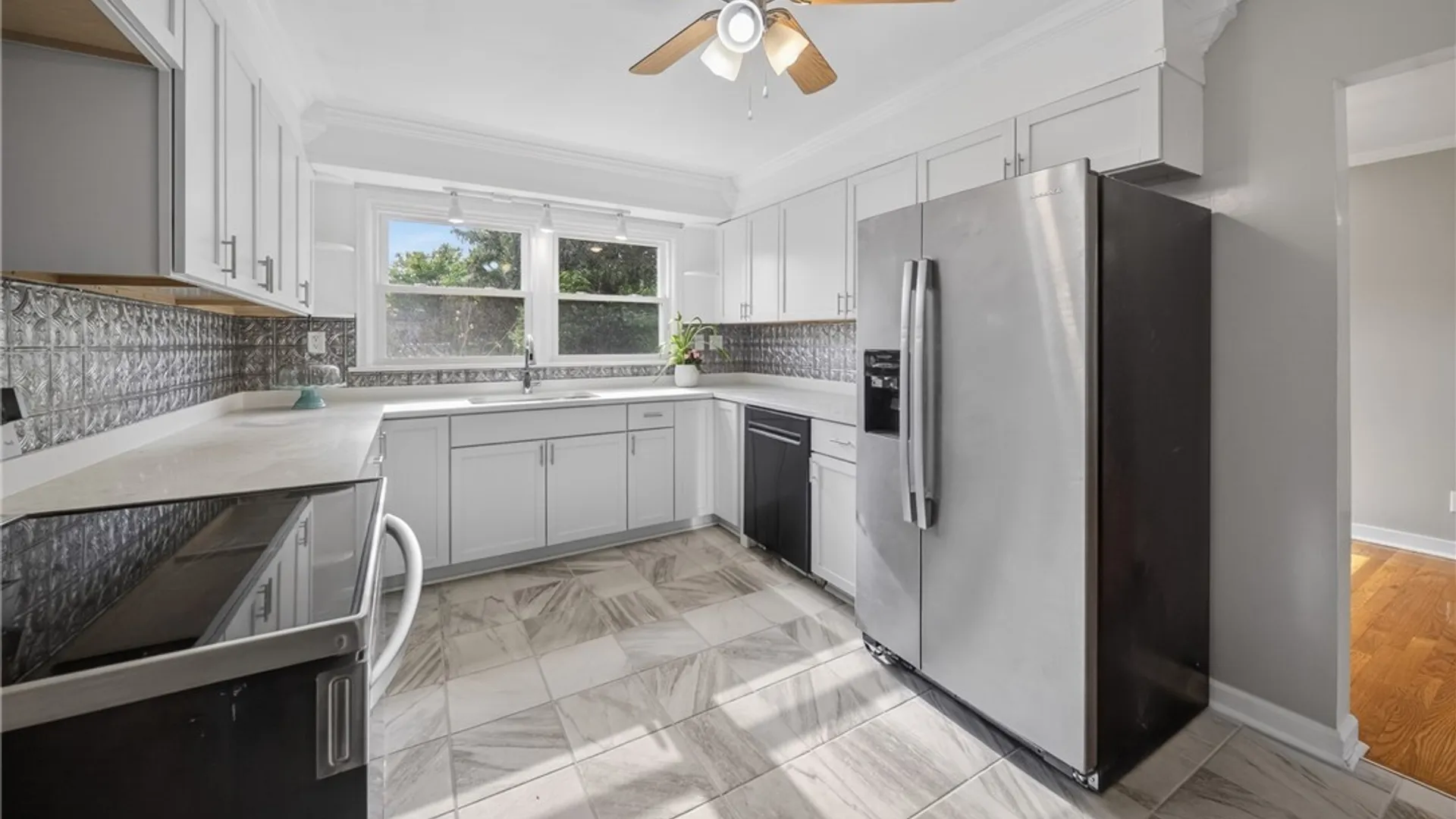 Property at 716 Scarboro Drive, Geddes, NY 13209 5