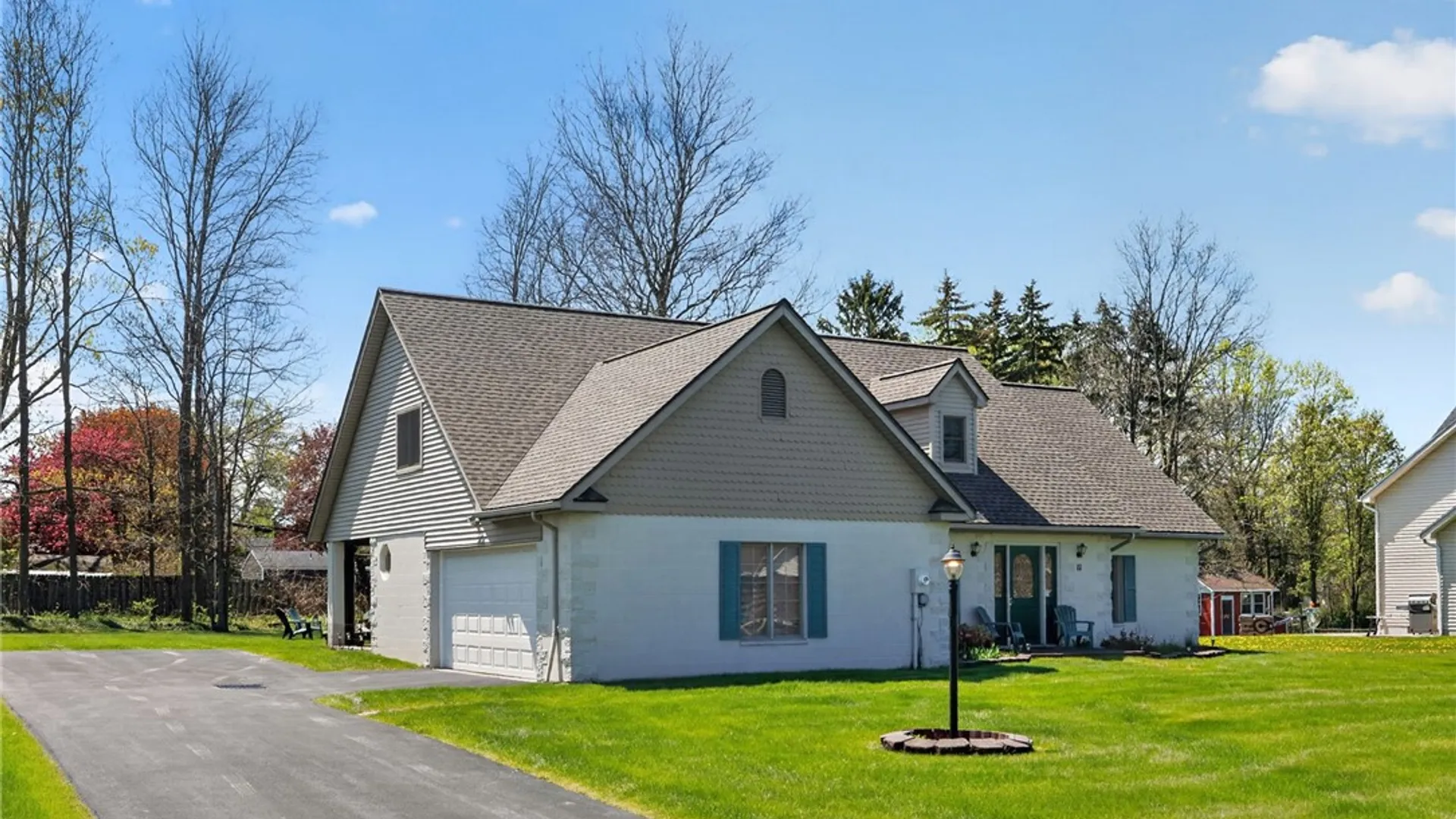 Property at 11 Pen-Web Park, Penfield, NY 14580 2