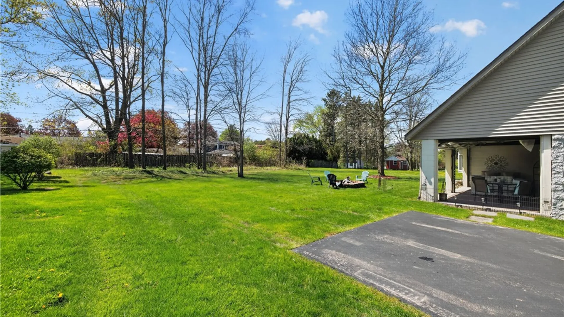 Property at 11 Pen-Web Park, Penfield, NY 14580 3