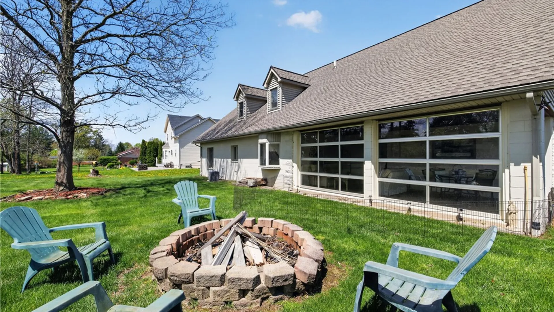 Property at 11 Pen-Web Park, Penfield, NY 14580 6