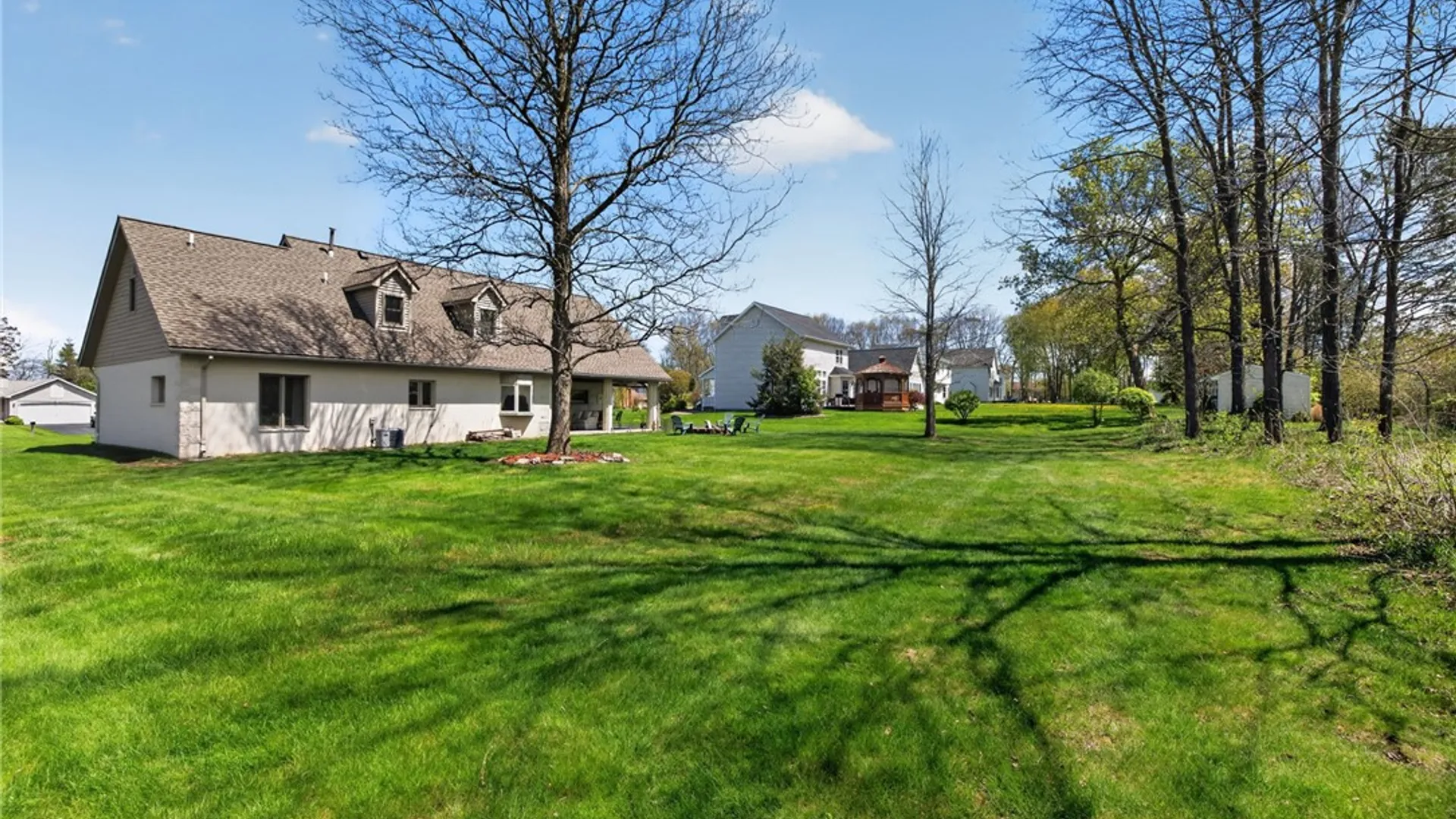 Property at 11 Pen-Web Park, Penfield, NY 14580 8