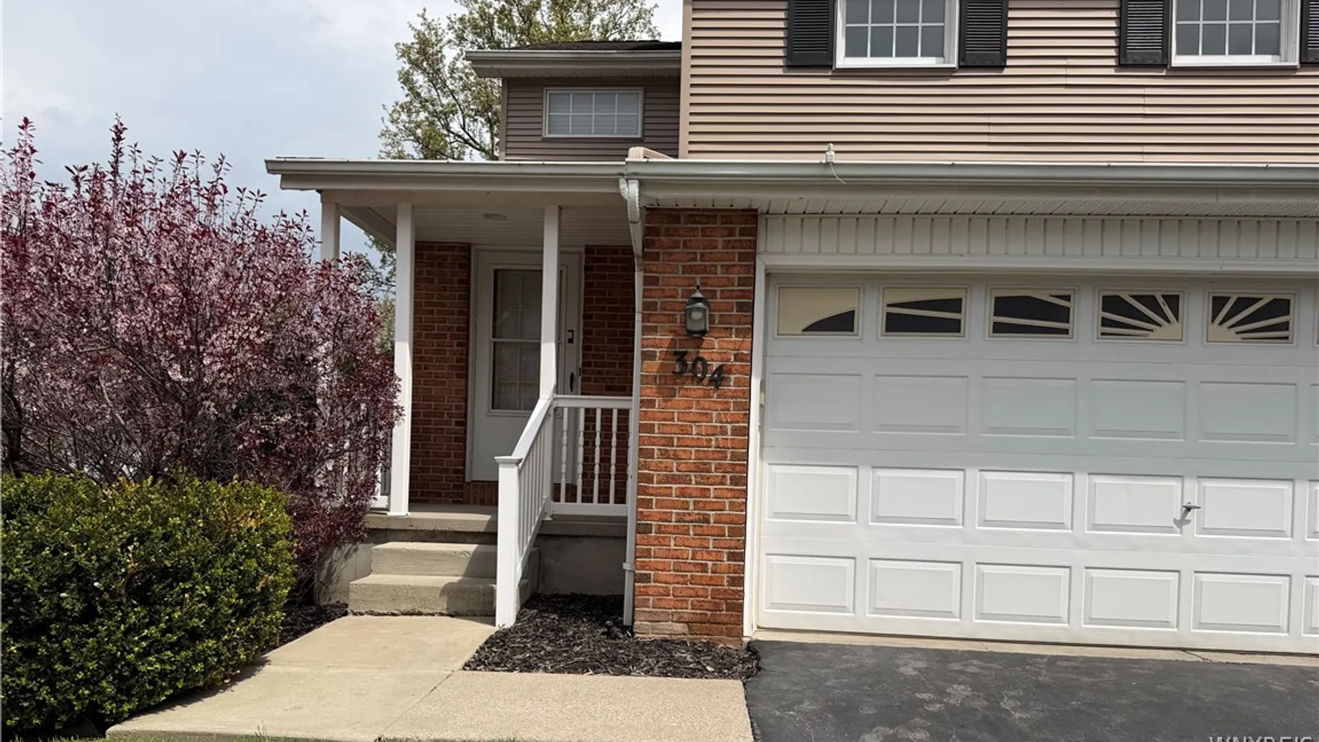 Property at 304 Forest Edge Drive, Amherst, NY 14051 2