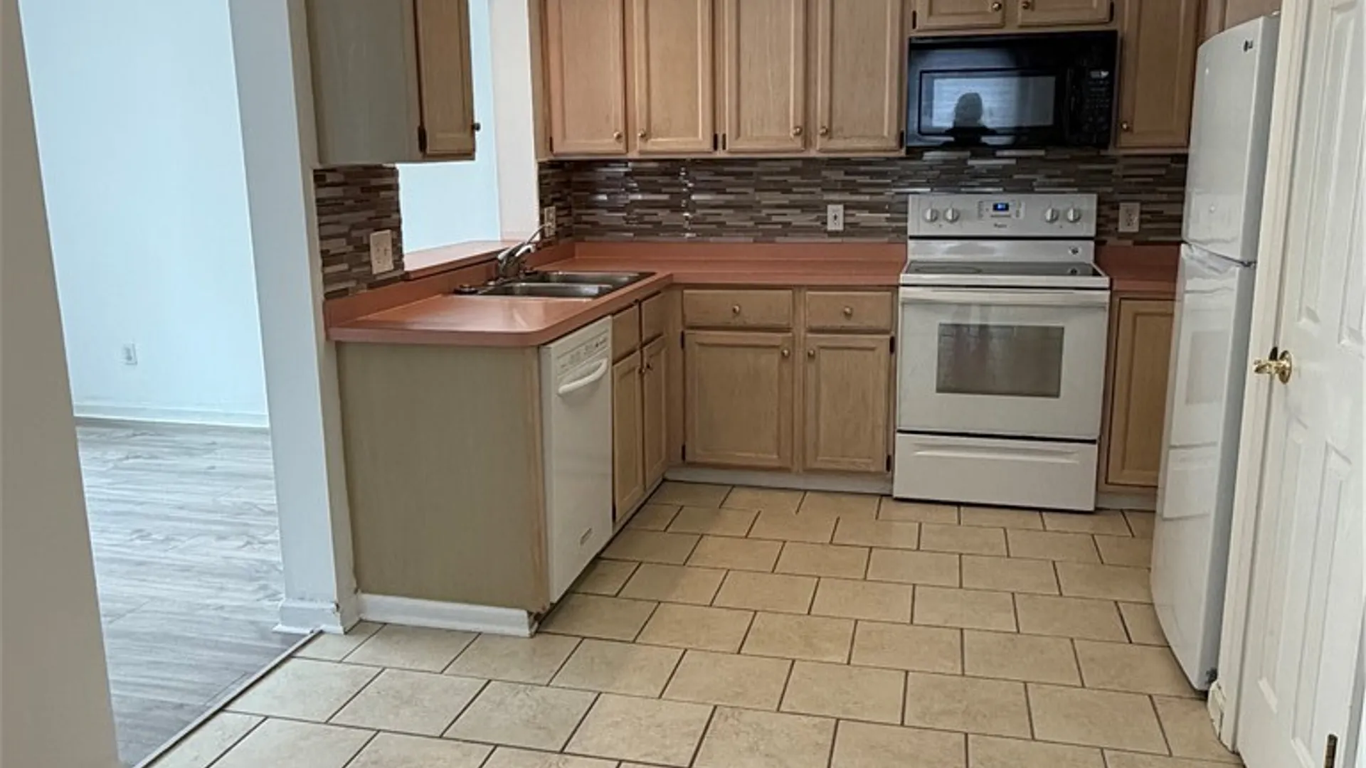 Property at 304 Forest Edge Drive, Amherst, NY 14051 4