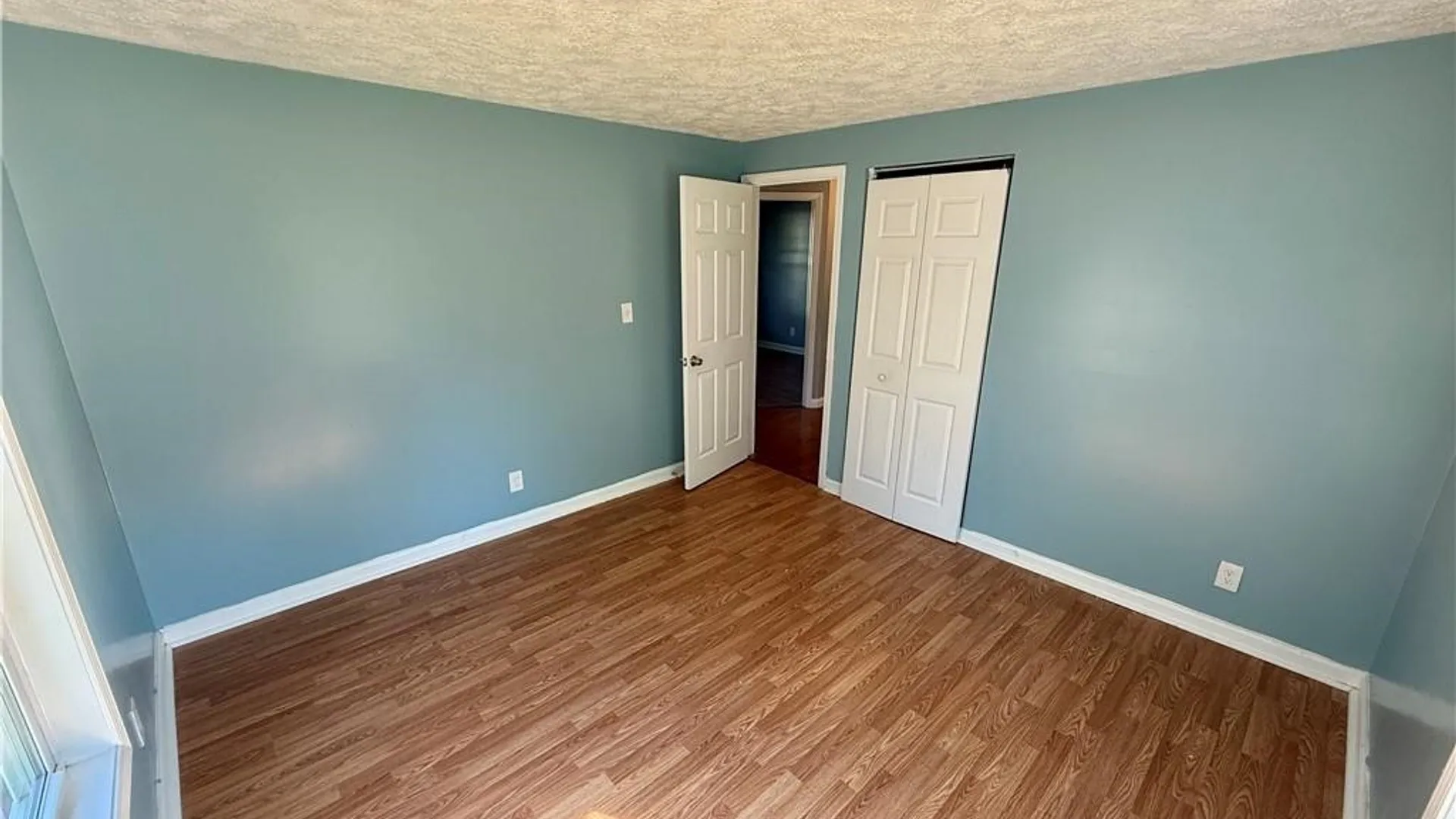 Property at 114 Grandy Dr, Salina, NY 13088 11
