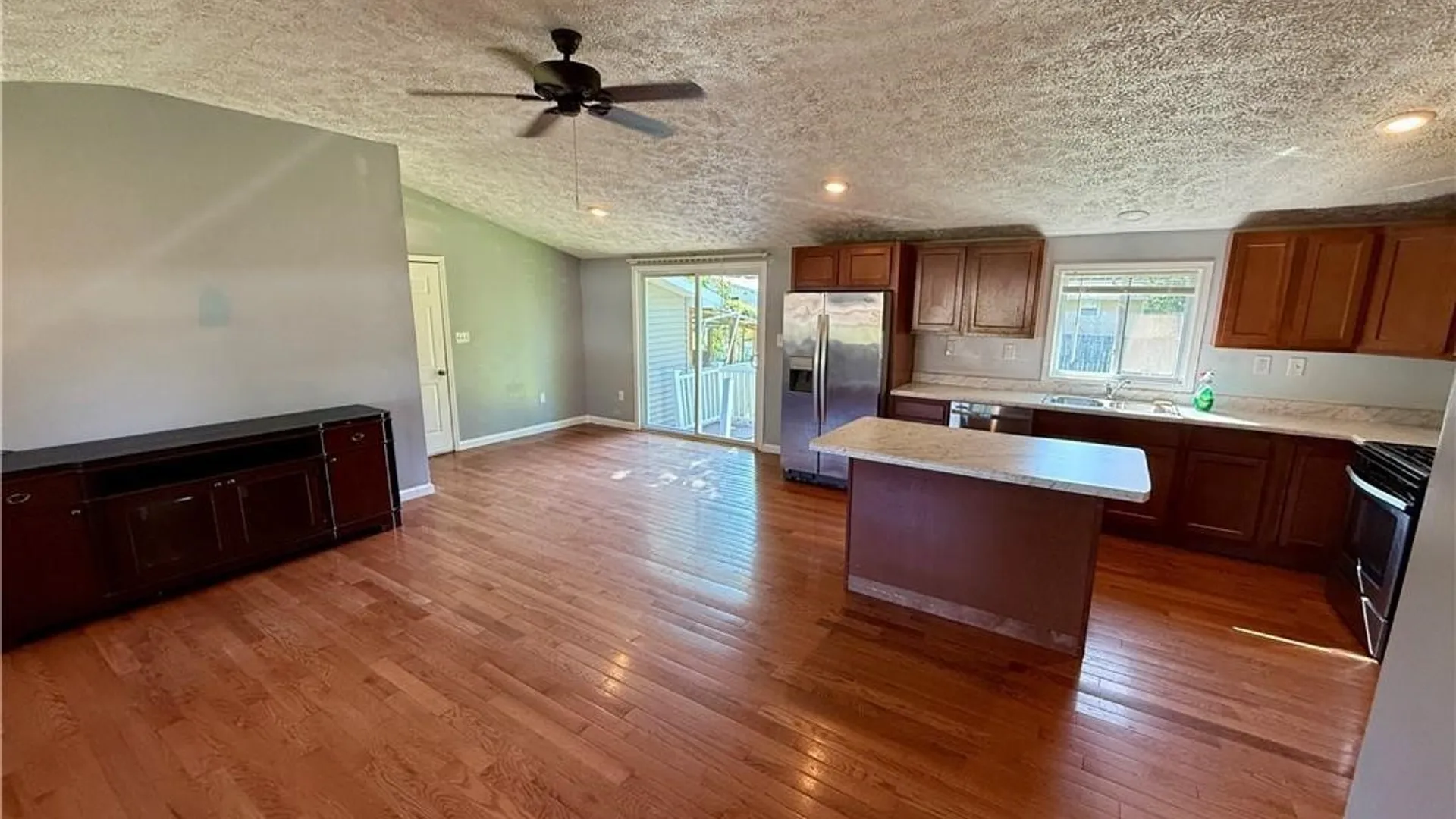 Property at 114 Grandy Dr, Salina, NY 13088 4