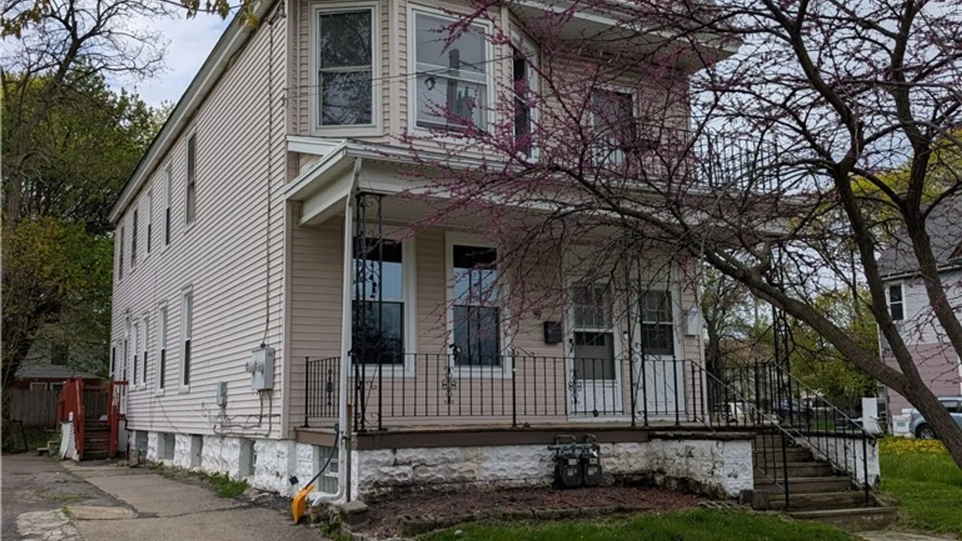 Property at 59 Edna Place, Buffalo, NY 14209 3