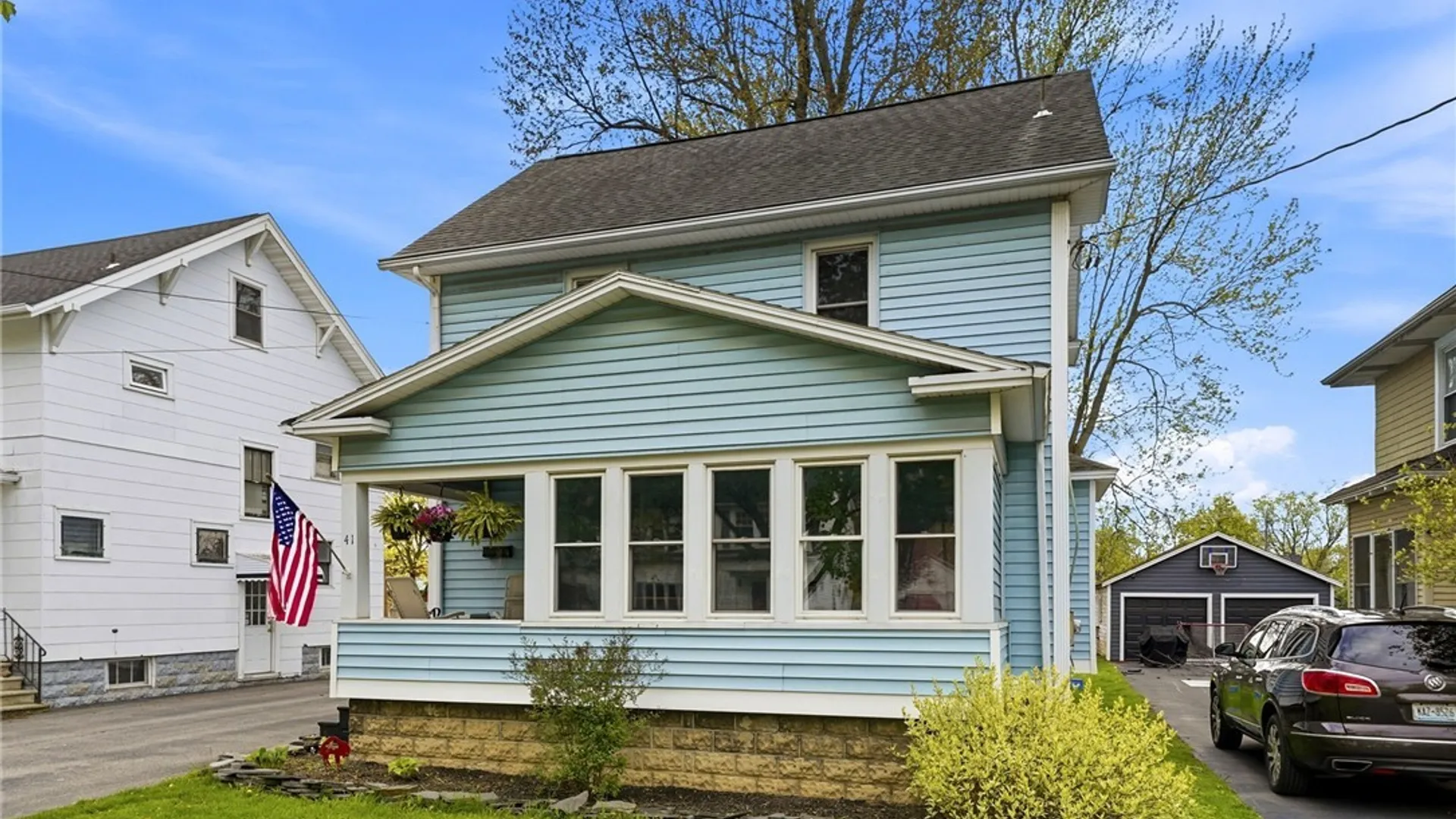Property at 41 Woodlawn Avenue, Lancaster, NY 14086 4