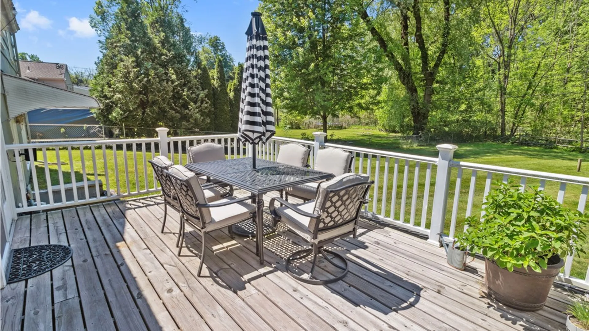 Property at 39 Little Brook Drive, Pittsford, NY 14534 10